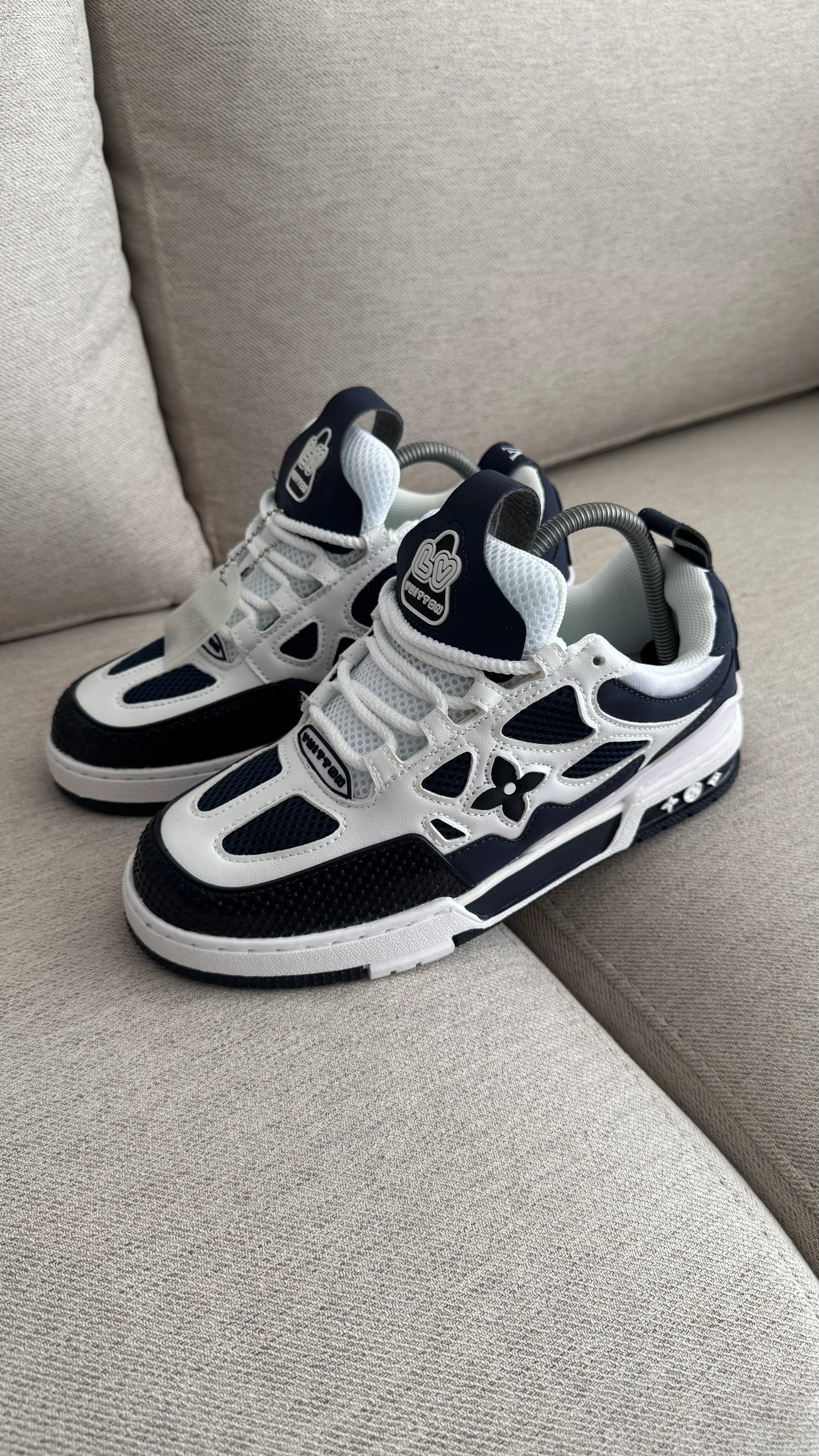 LOUIS VUITTON SKATE NEGRO CON BLANCO - Image 8