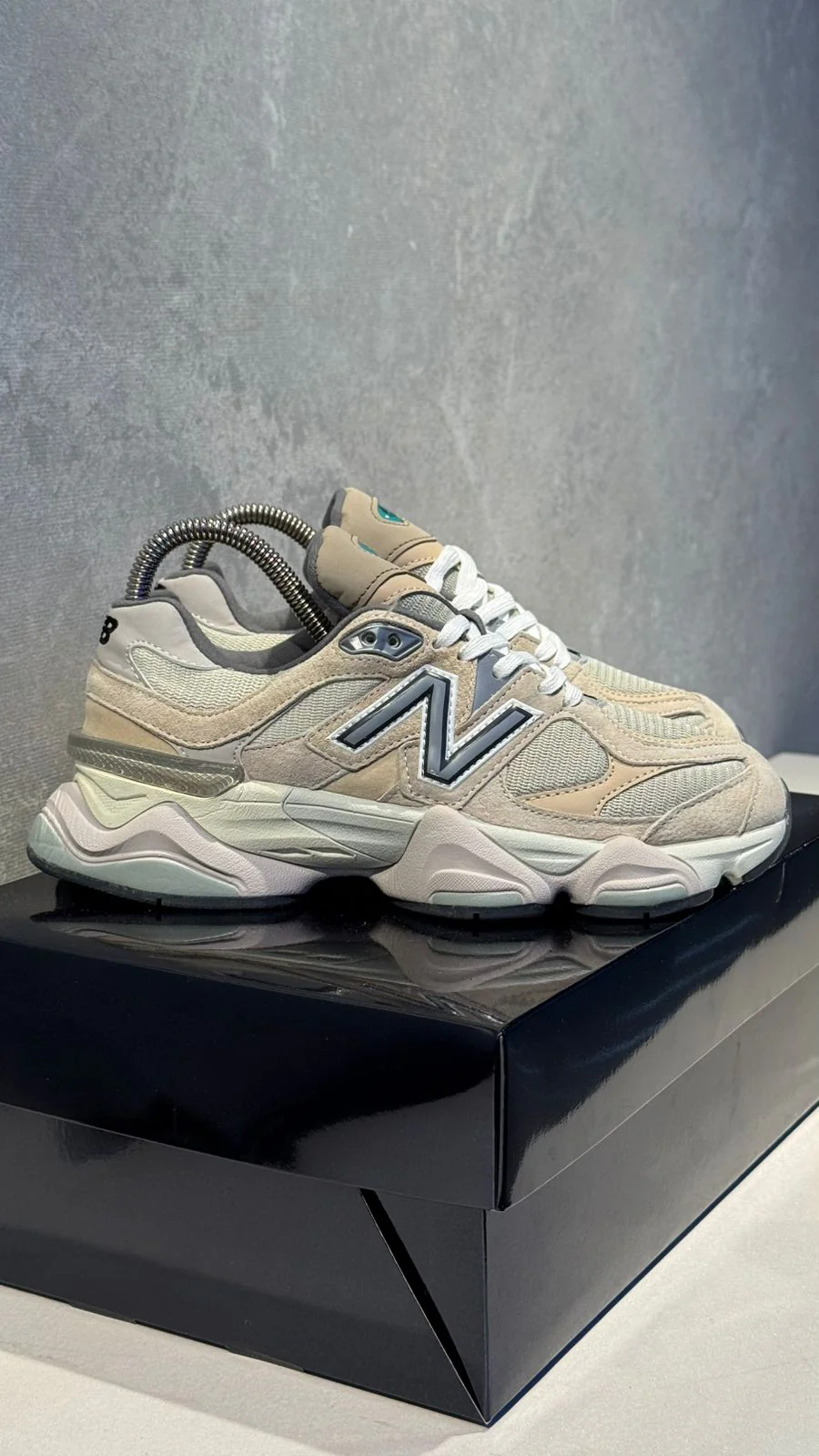 NEW 9060 BEIGE CAFE - Image 4
