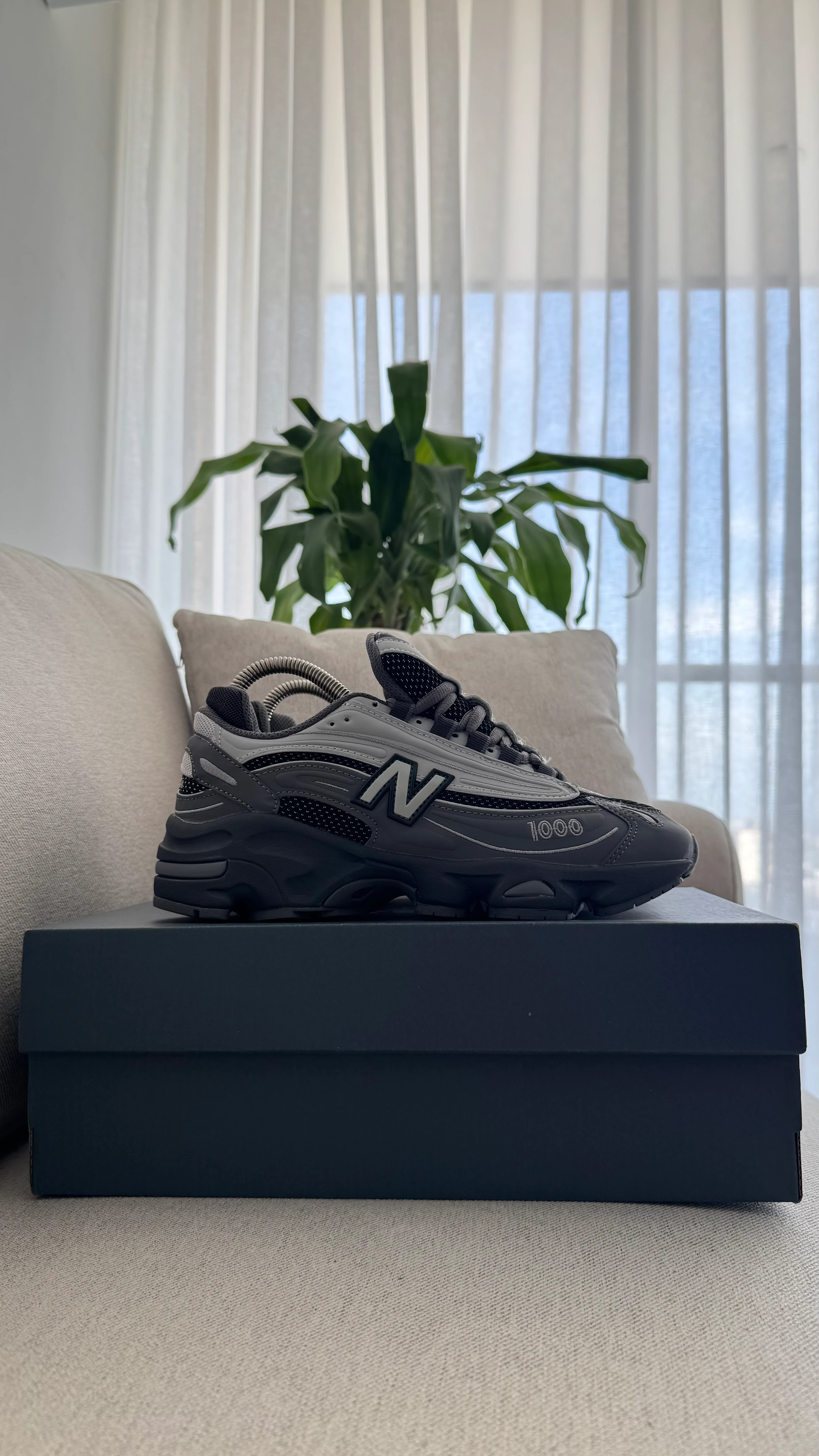 NEW BALANCE 1000 NEGRO GRIS - Image 8