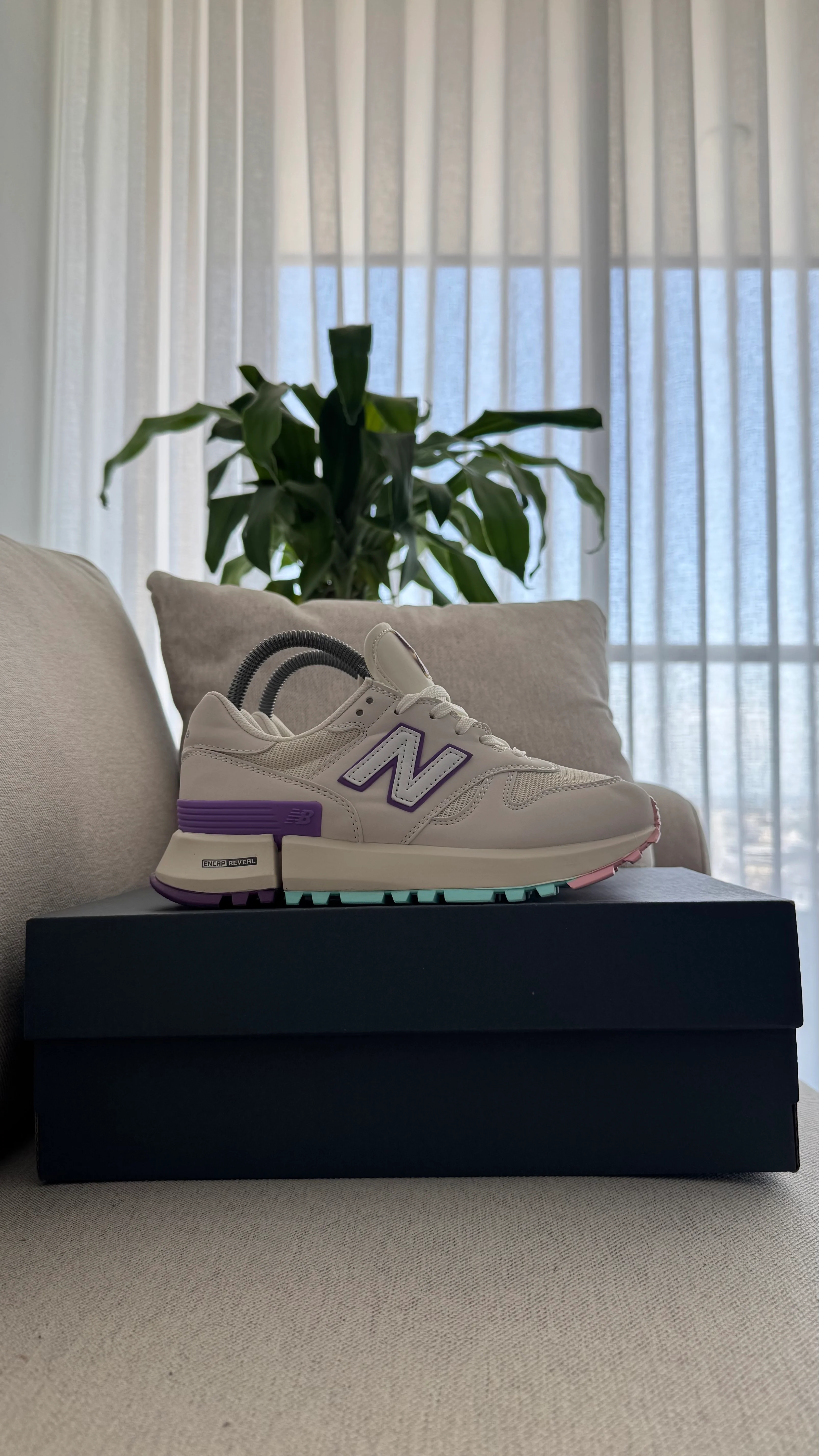 NEW BALANCE 1300 BLANCO MORADO - Image 7