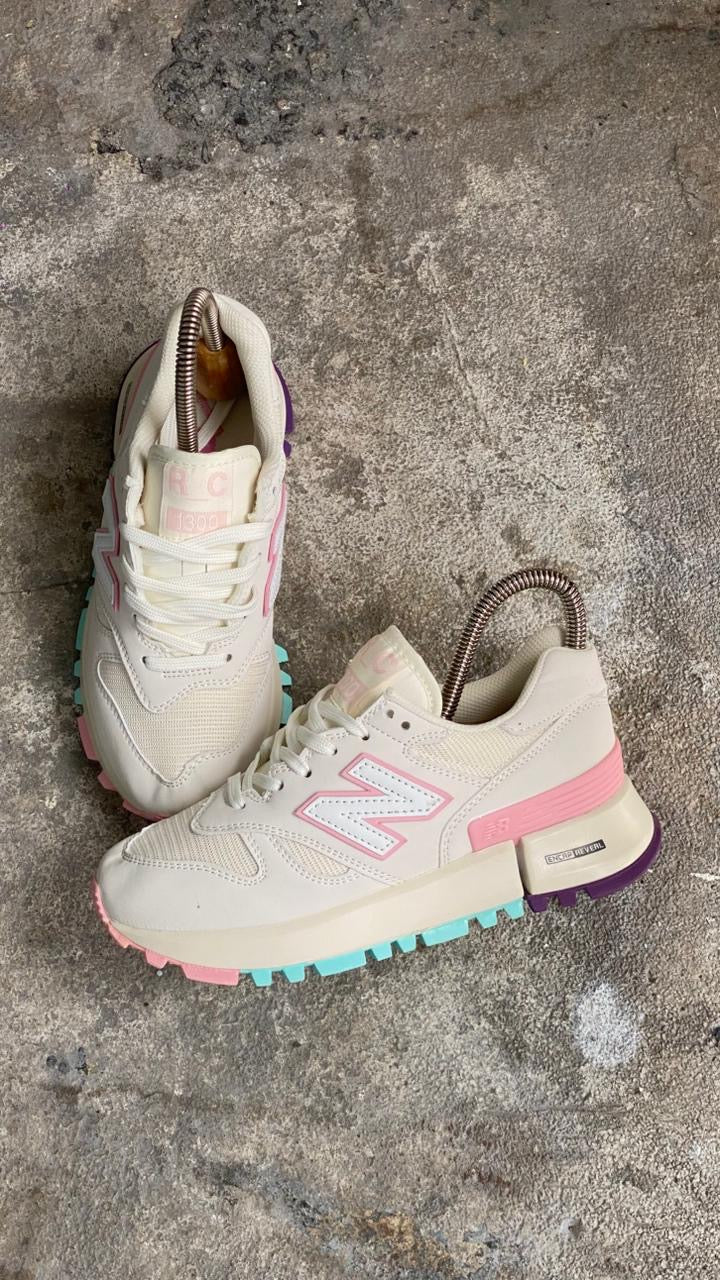 NEW BALANCE 1300 BLANCO ROSADO - Image 3