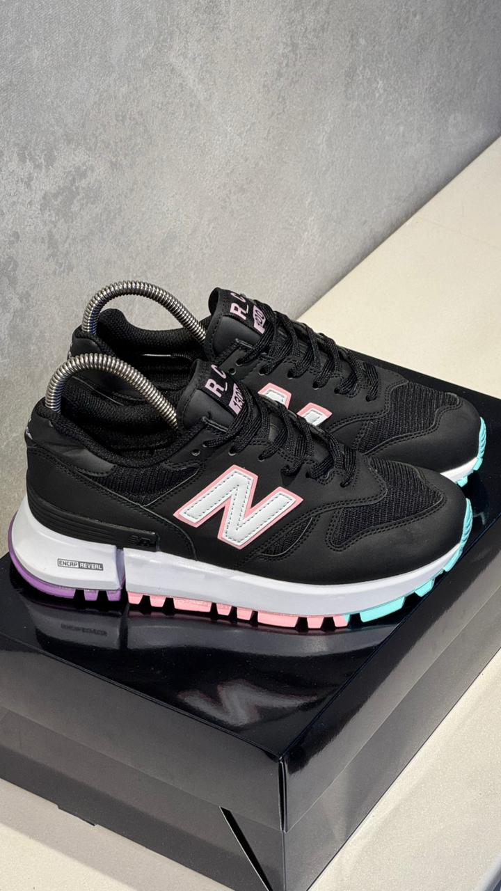 NEW BALANCE 1300 PASTEL NEGRO - Image 4