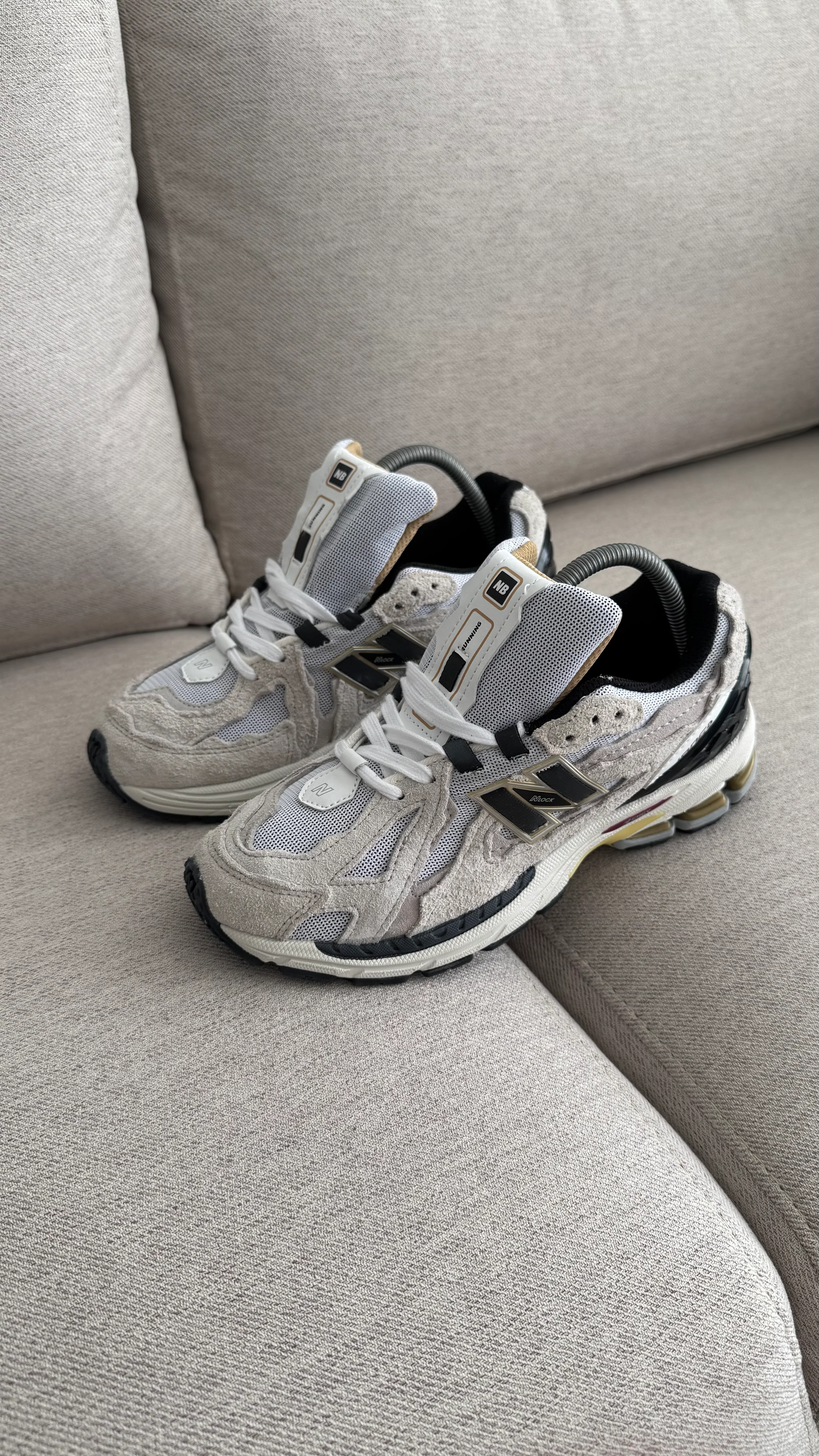 NEW BALANCE 1908 GRIS DORADO - Image 10