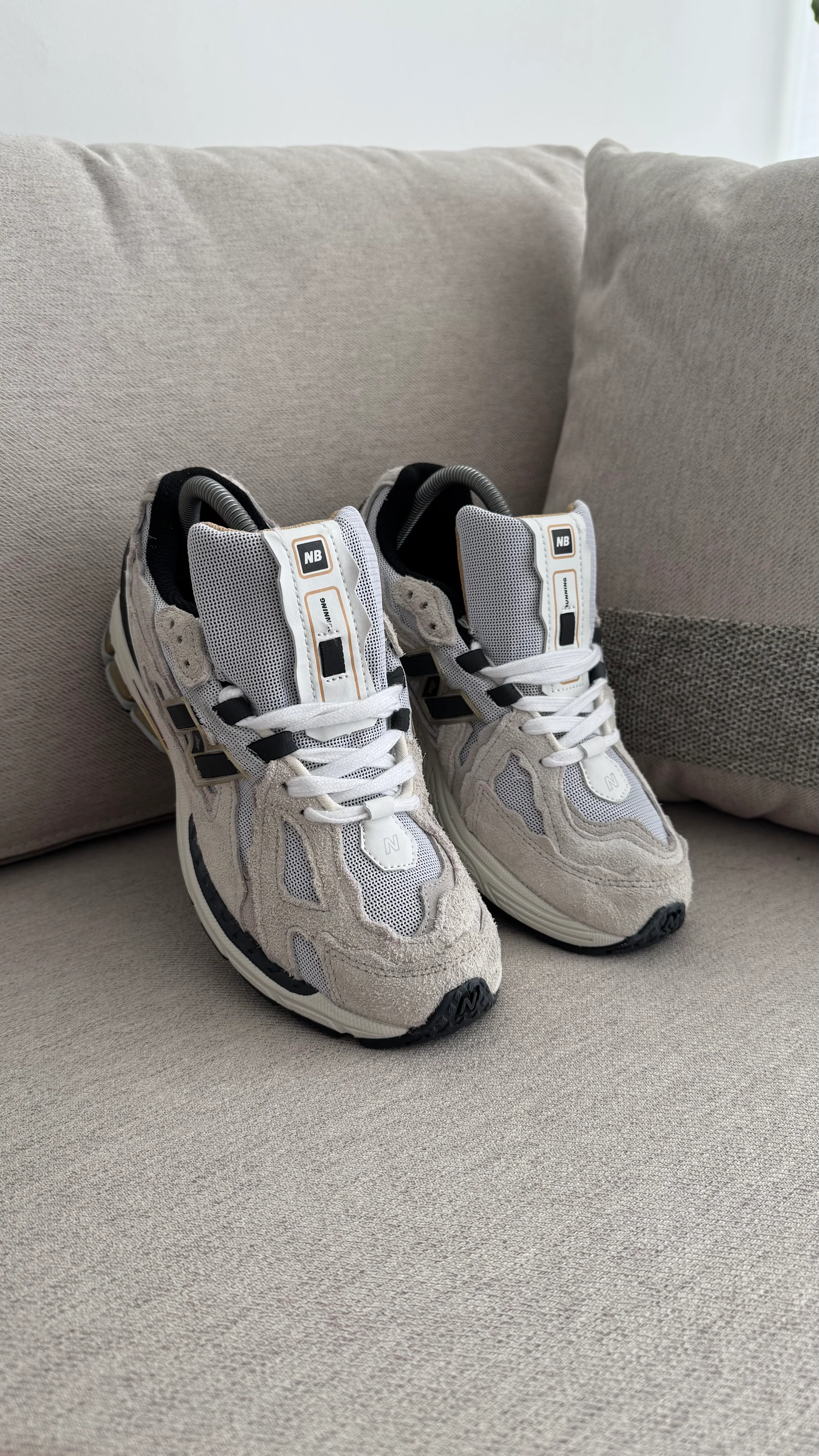 NEW BALANCE 1908 GRIS DORADO - Image 9