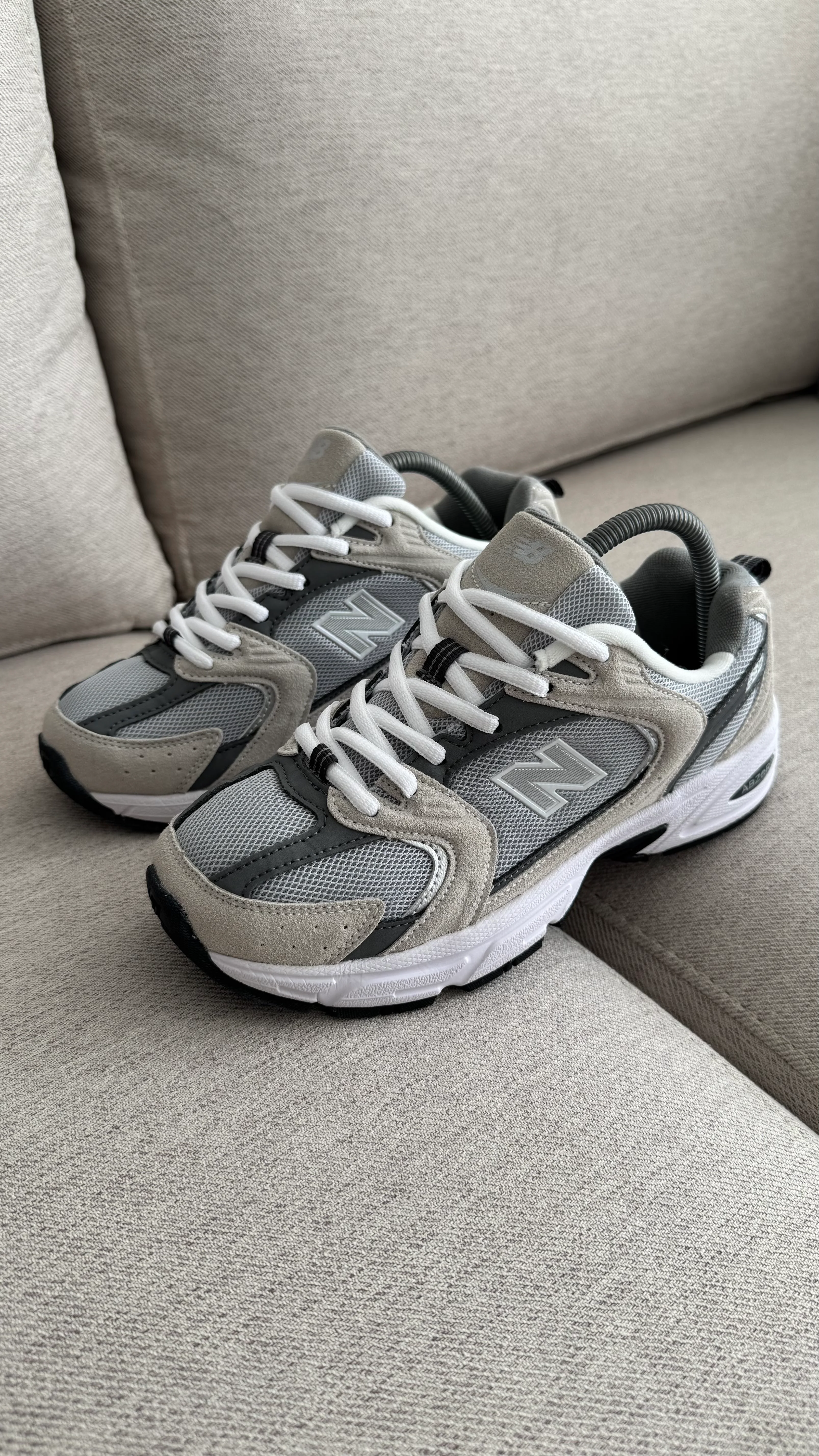 NEW BALANCE 530 BLANCO GRIS BEIGE - Image 10