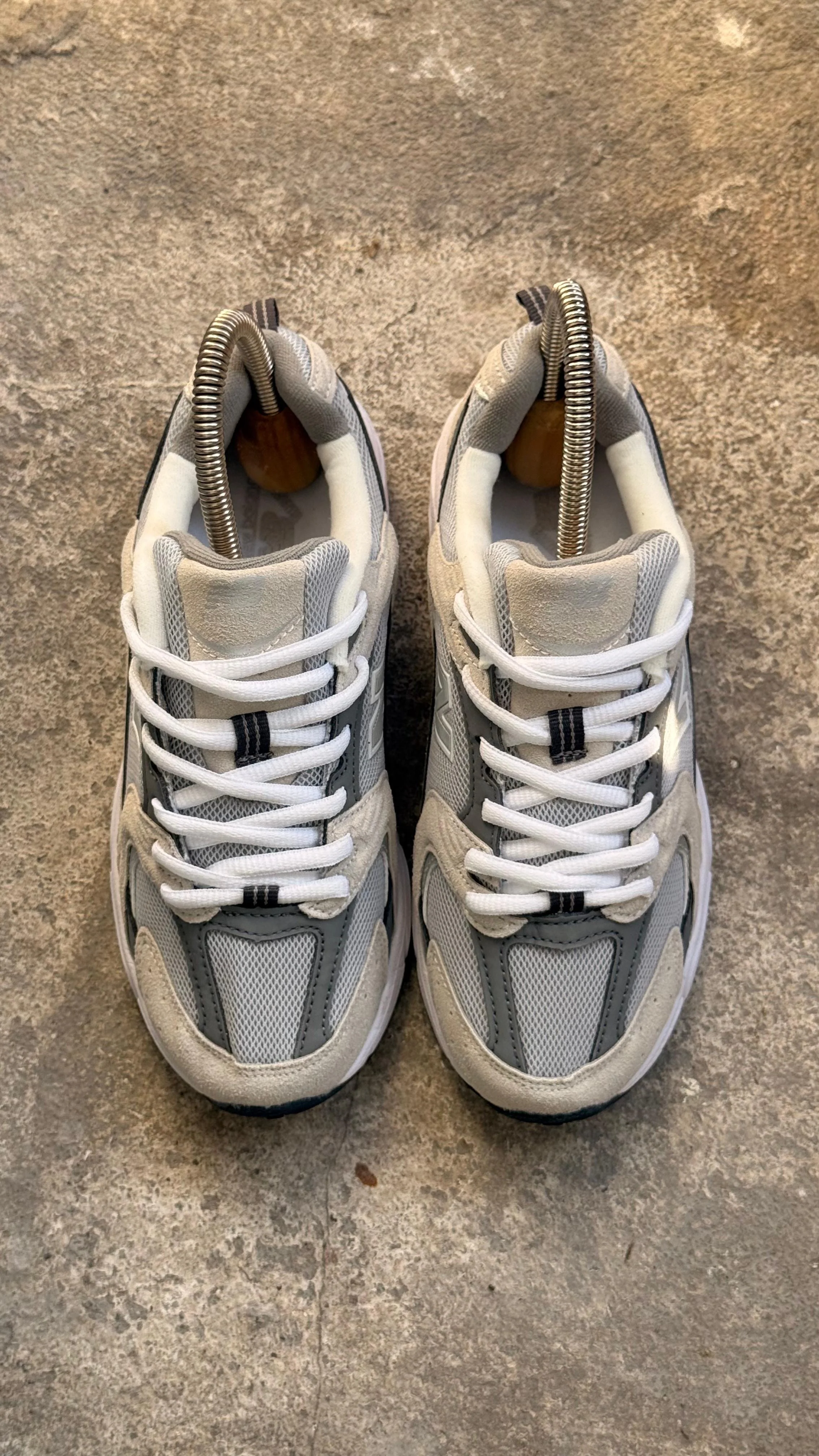 NEW BALANCE 530 BLANCO GRIS BEIGE - Image 2