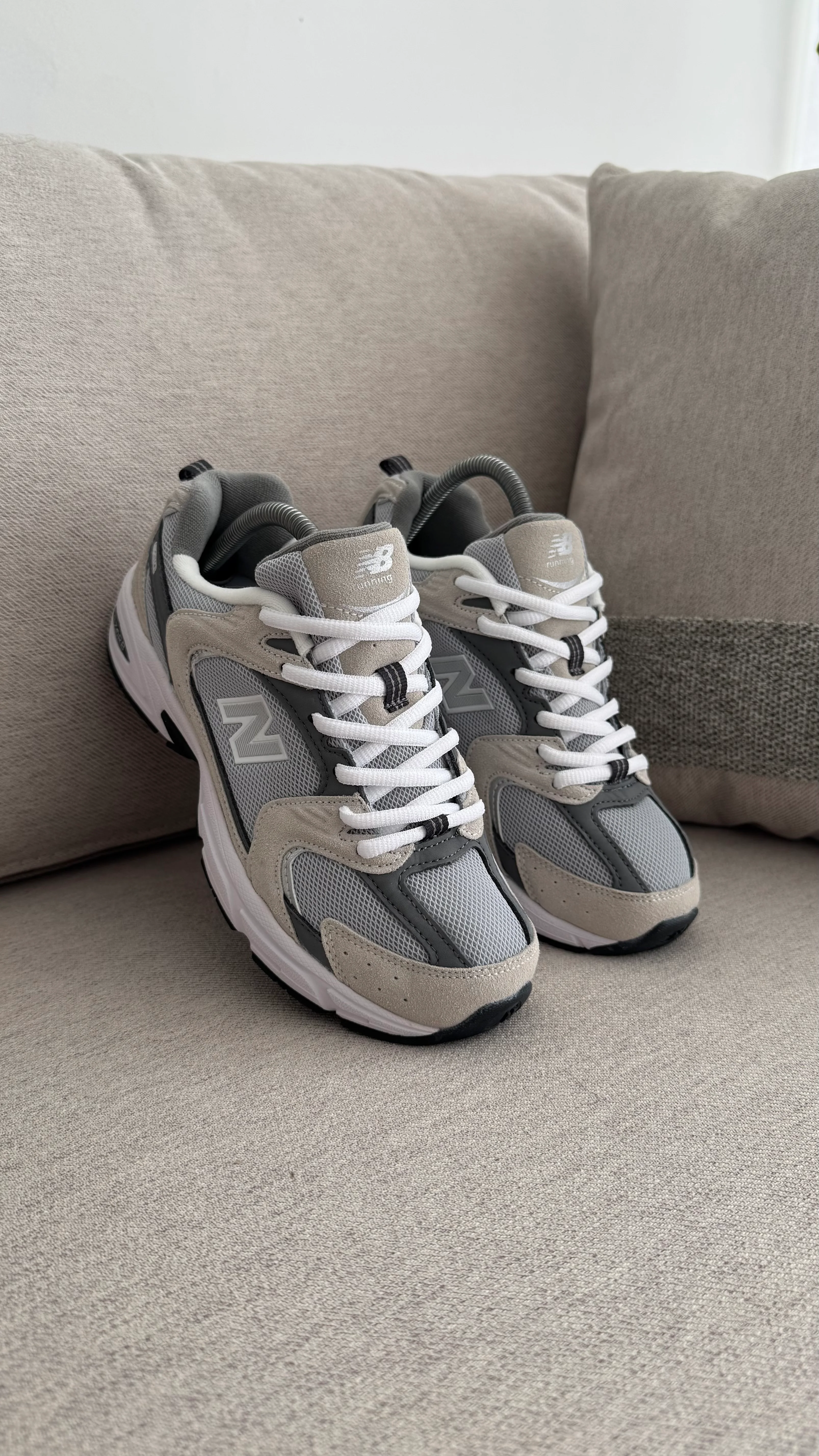 NEW BALANCE 530 BLANCO GRIS BEIGE - Image 9