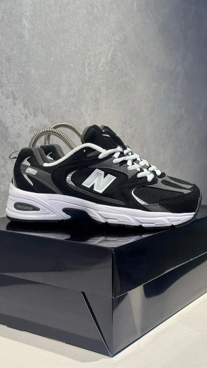 NEW BALANCE 530 NEGRO BLANCO - Image 5