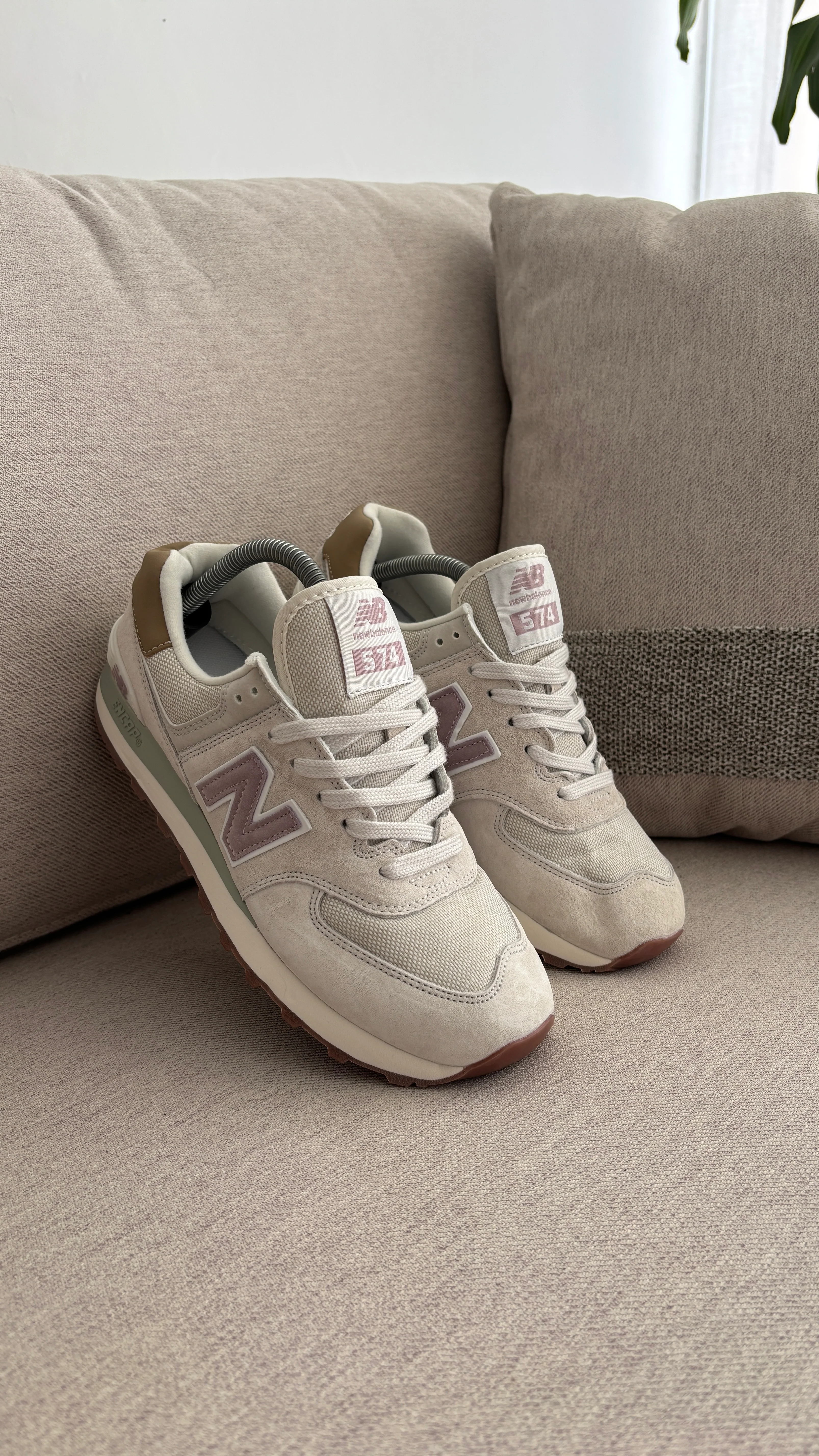 NEW BALANCE 574 GRIS ROSA - Image 6