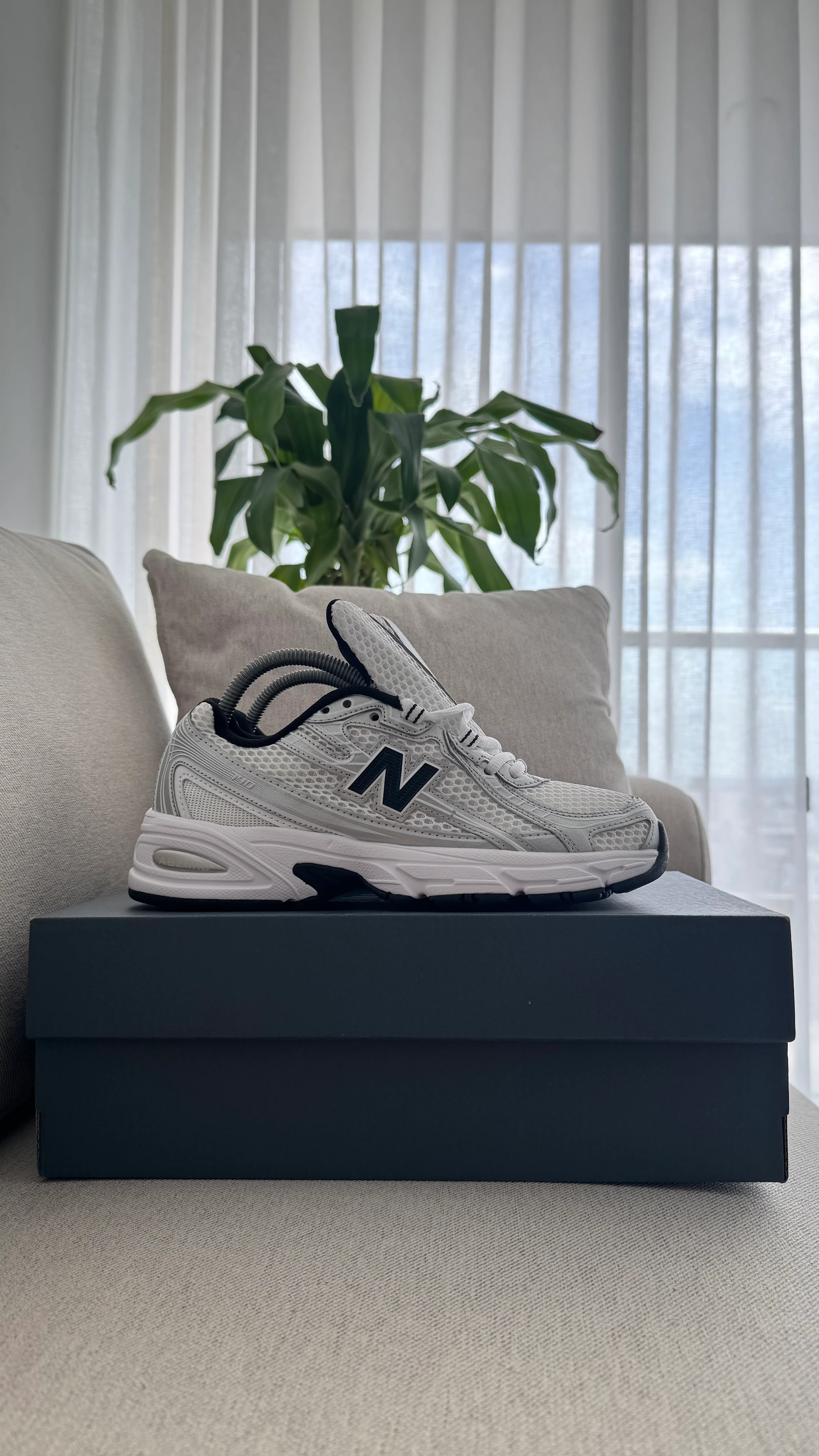NEW BALANCE  740 BLANCO NEGRO - Image 7