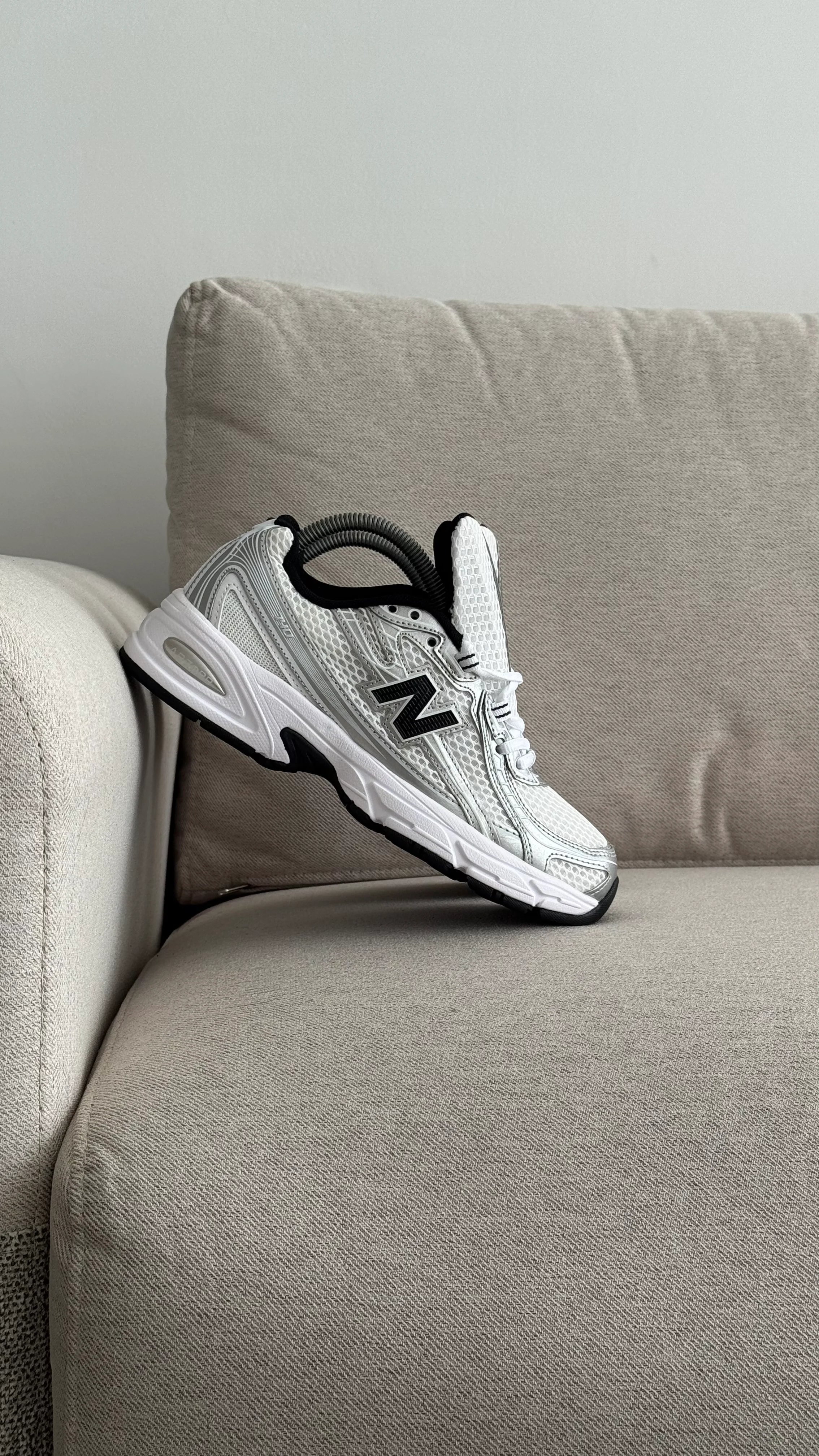 NEW BALANCE  740 BLANCO NEGRO - Image 8
