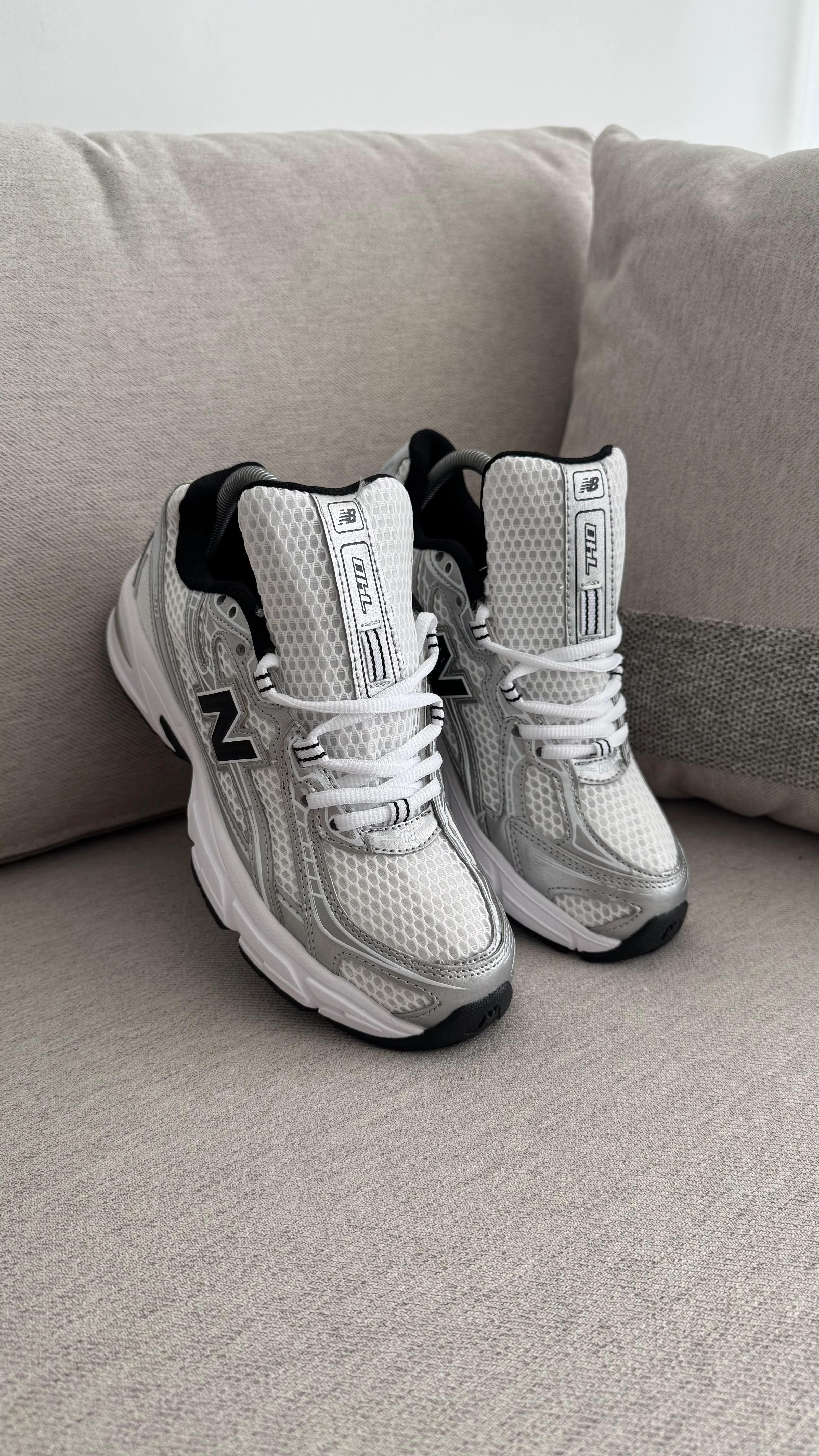 NEW BALANCE  740 BLANCO NEGRO - Image 9