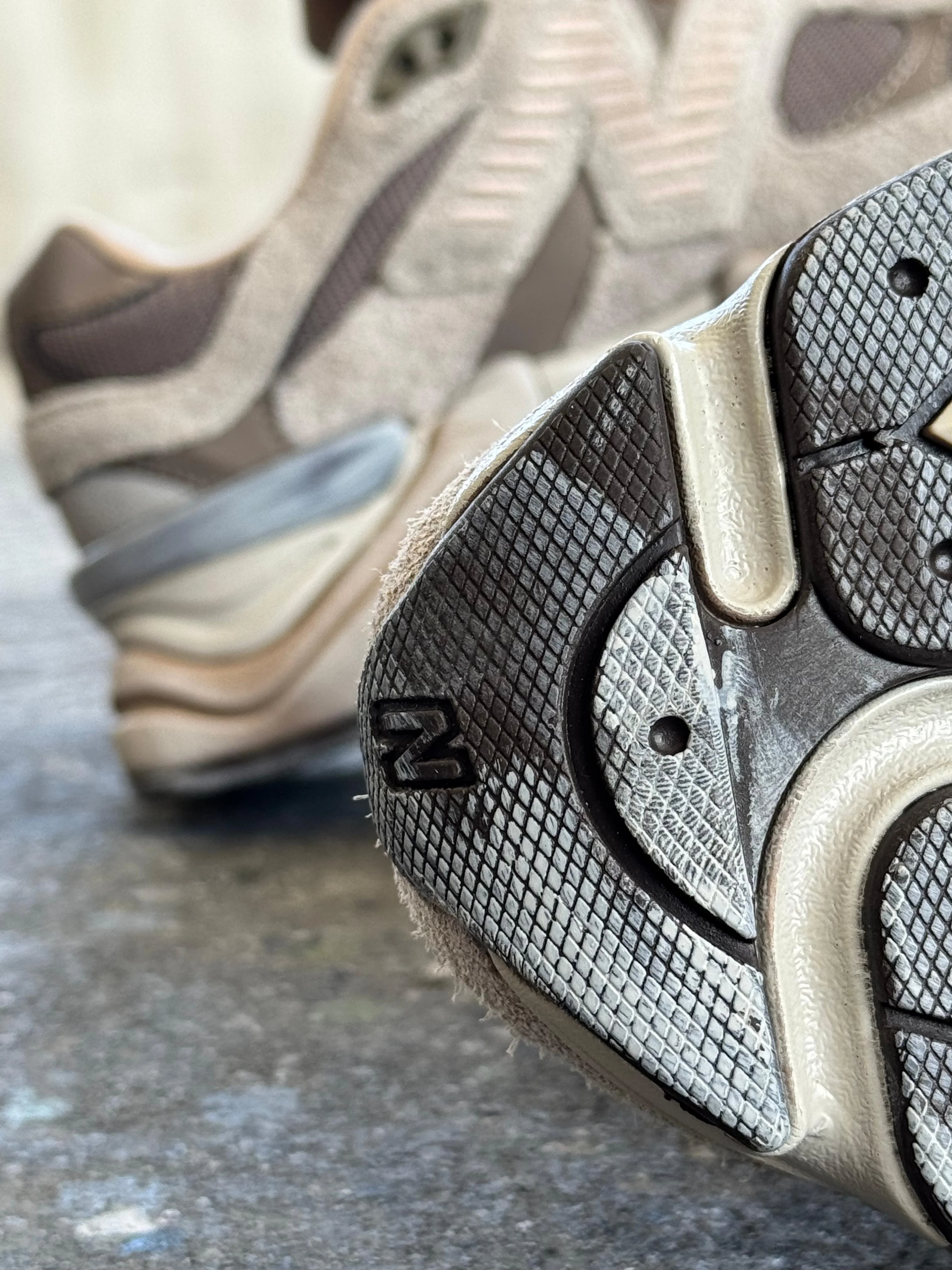 NEW BALANCE 9060 CAFE CAFE - Image 5