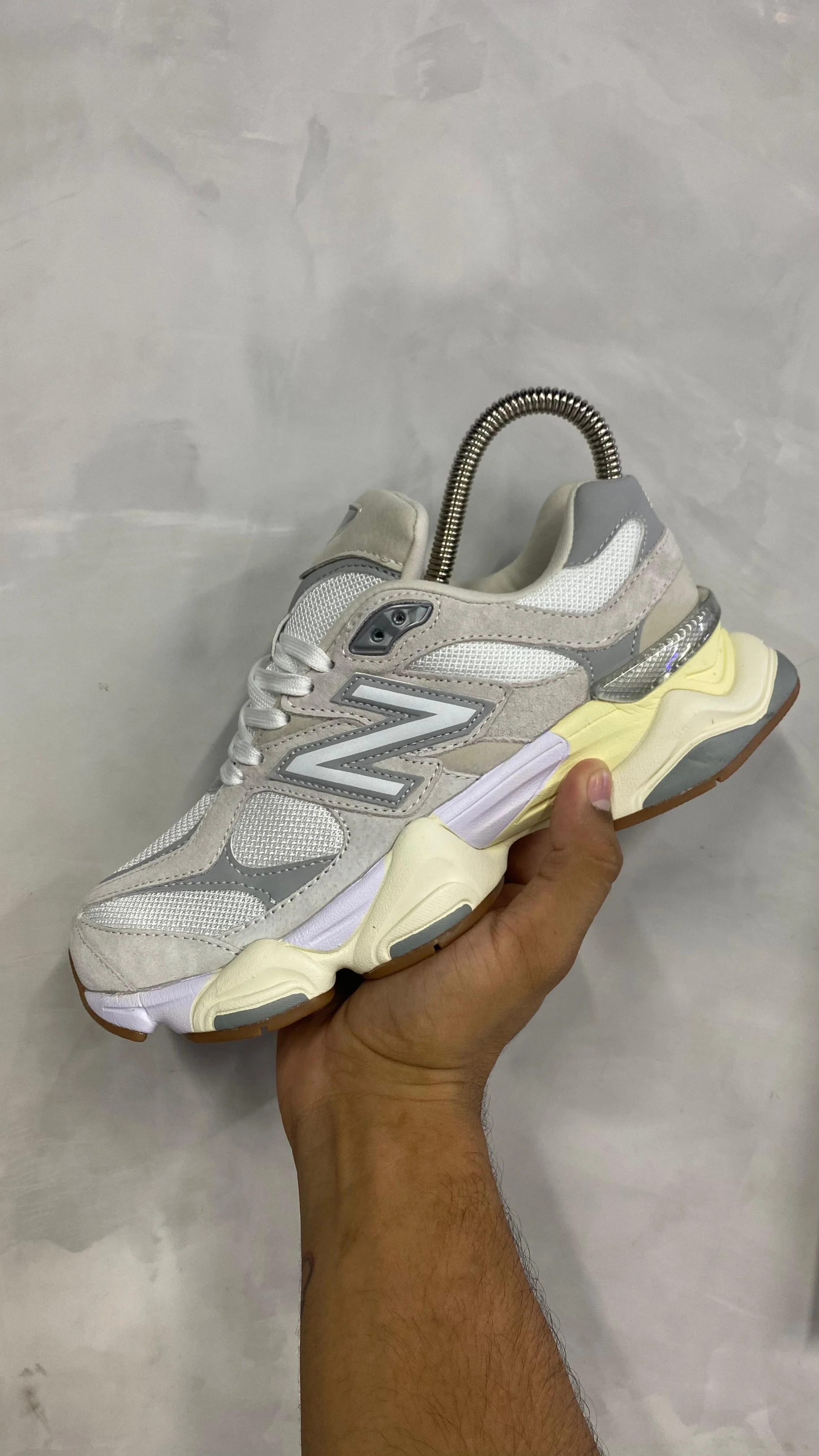 NEW BALANCE 9060 BEIGE CREMA - Image 3