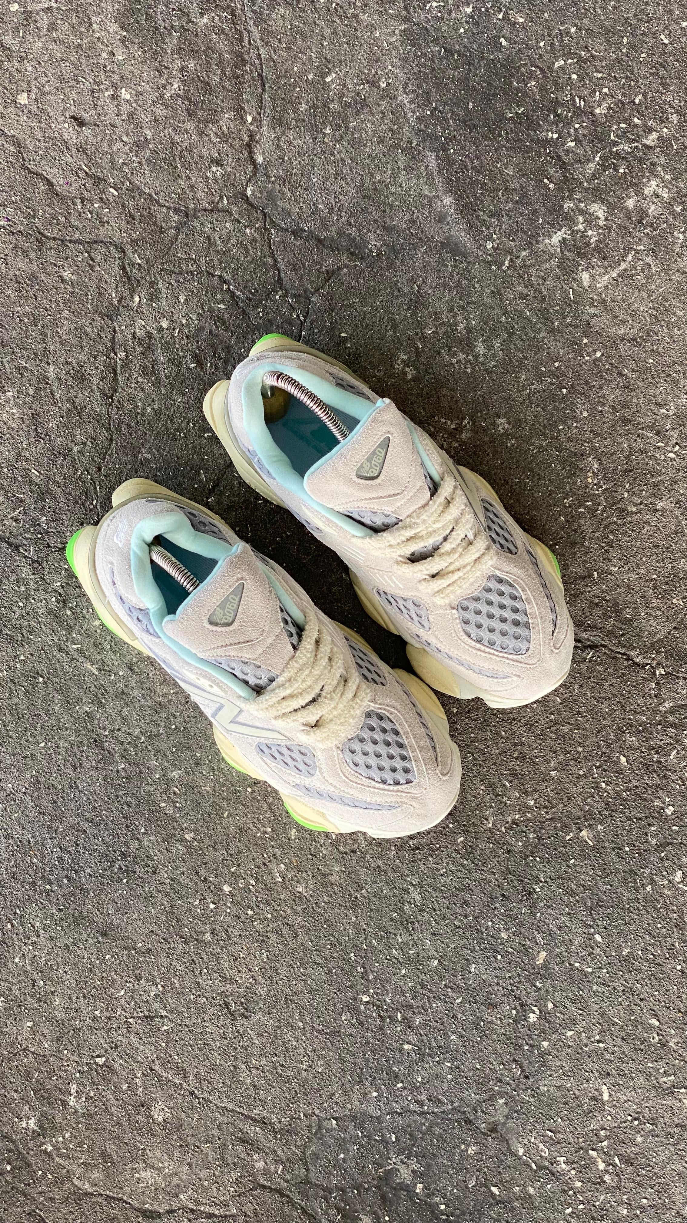 NEW BALANCE 9060 GRIS PRINT VERDE - Image 2
