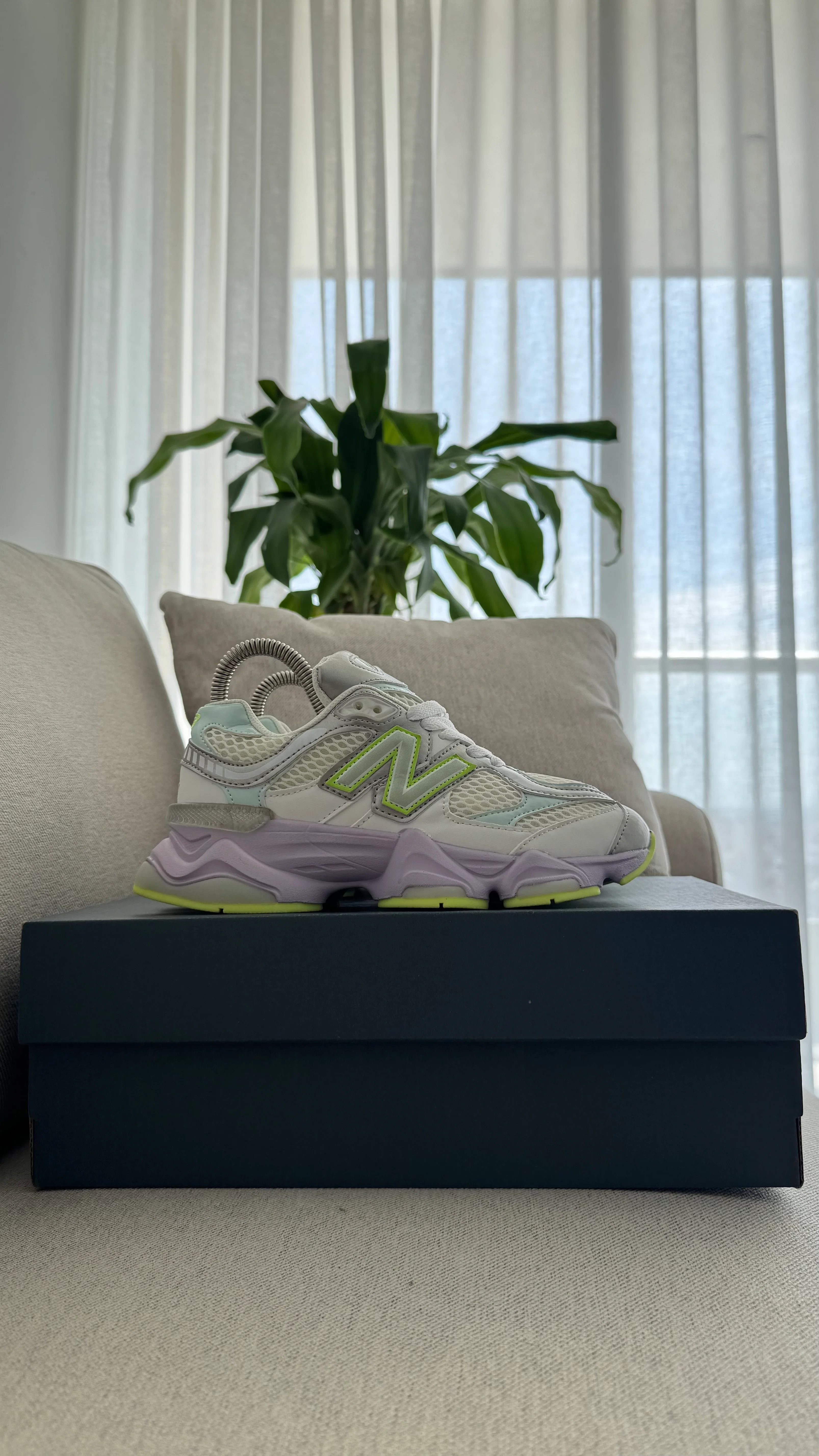 NEW BALANCE 9060 MORADO VERDE - Image 5
