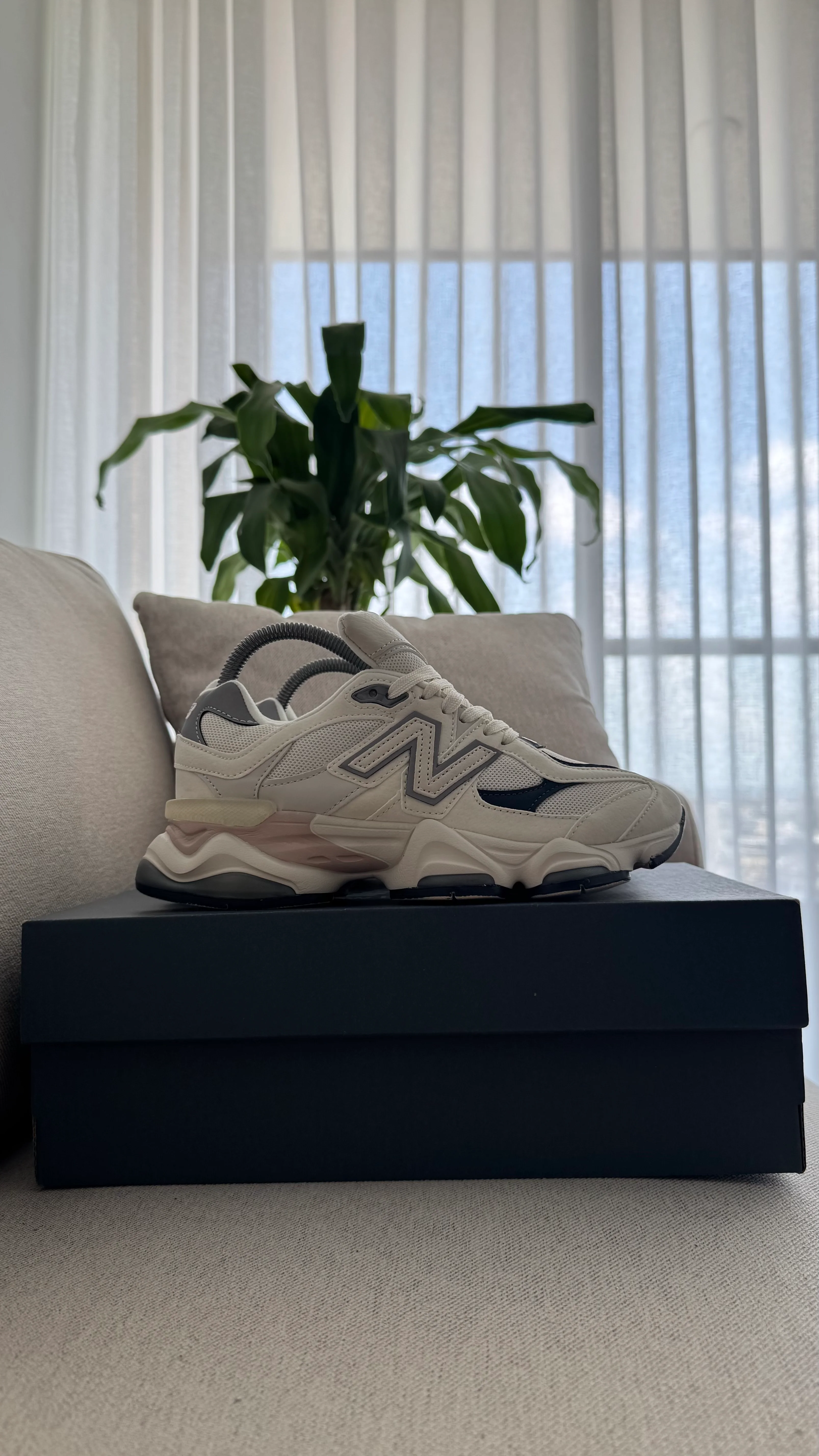 NEW BALANCE 9060 BLANCO ROSA - Image 5