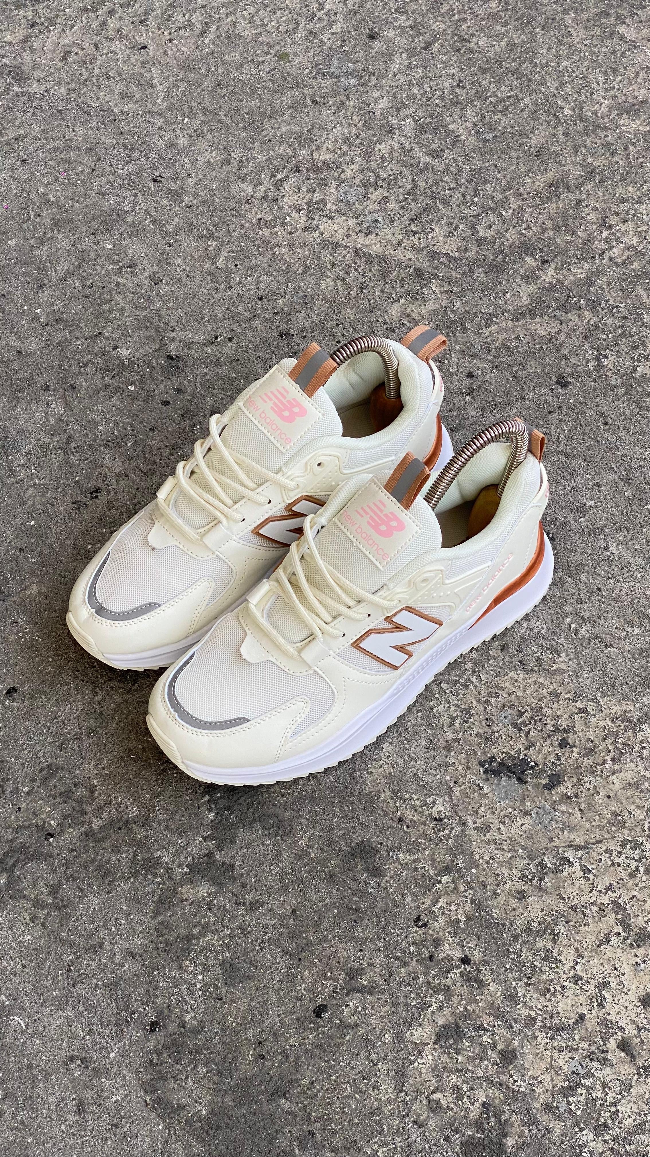 NEW BALANCE 999 BLANCO DORADO - Image 2