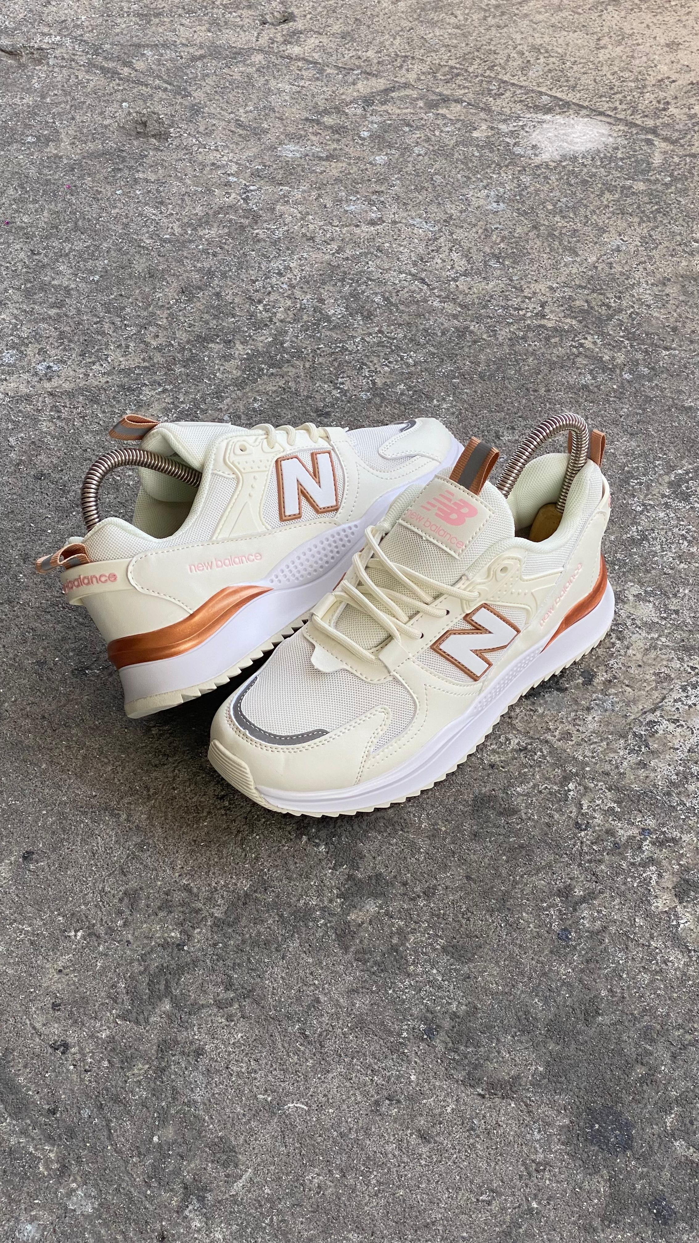 NEW BALANCE 999 BLANCO DORADO - Image 3