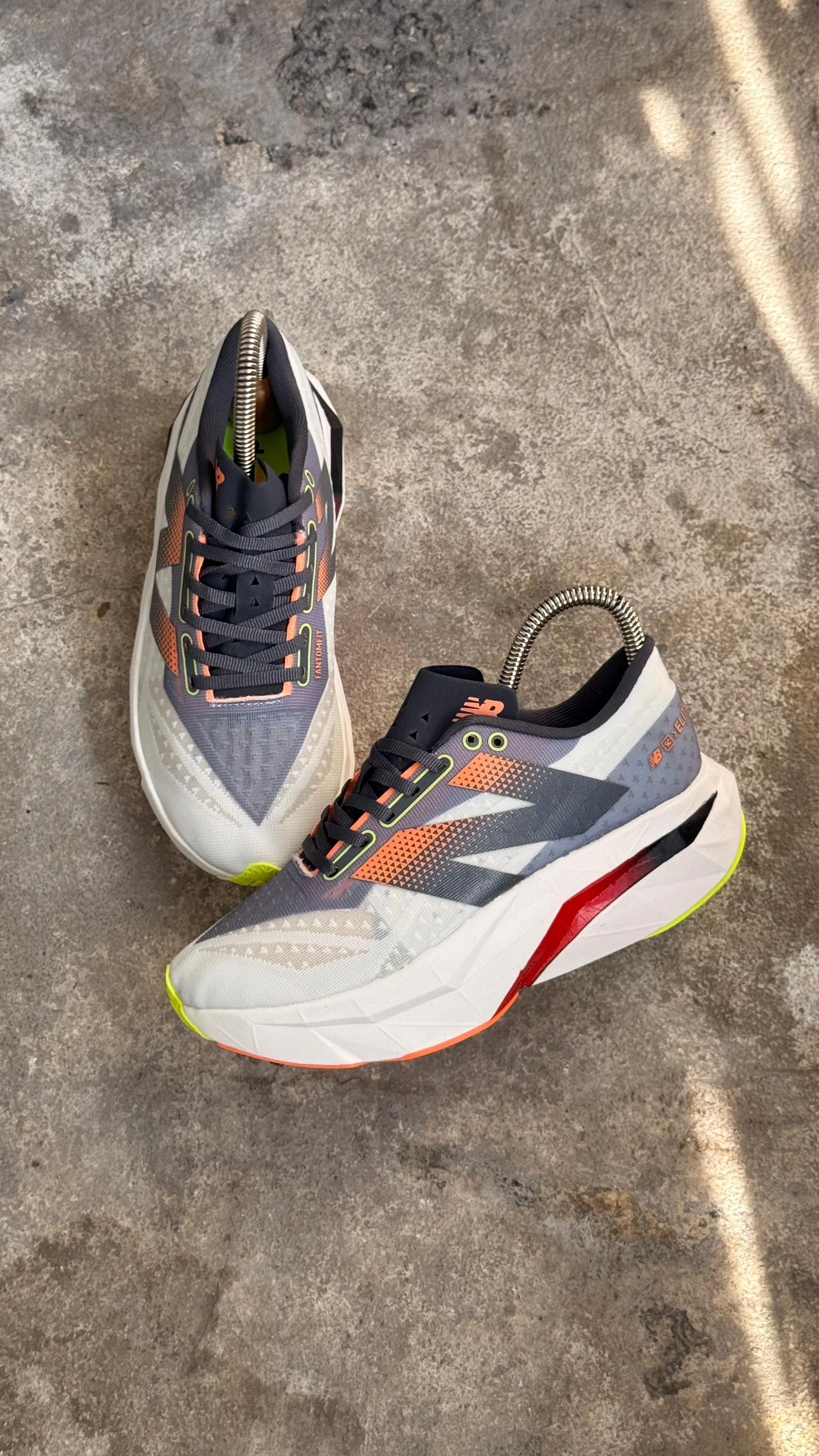 NEW BALANCE ELITE GRIS ROJO - Image 3