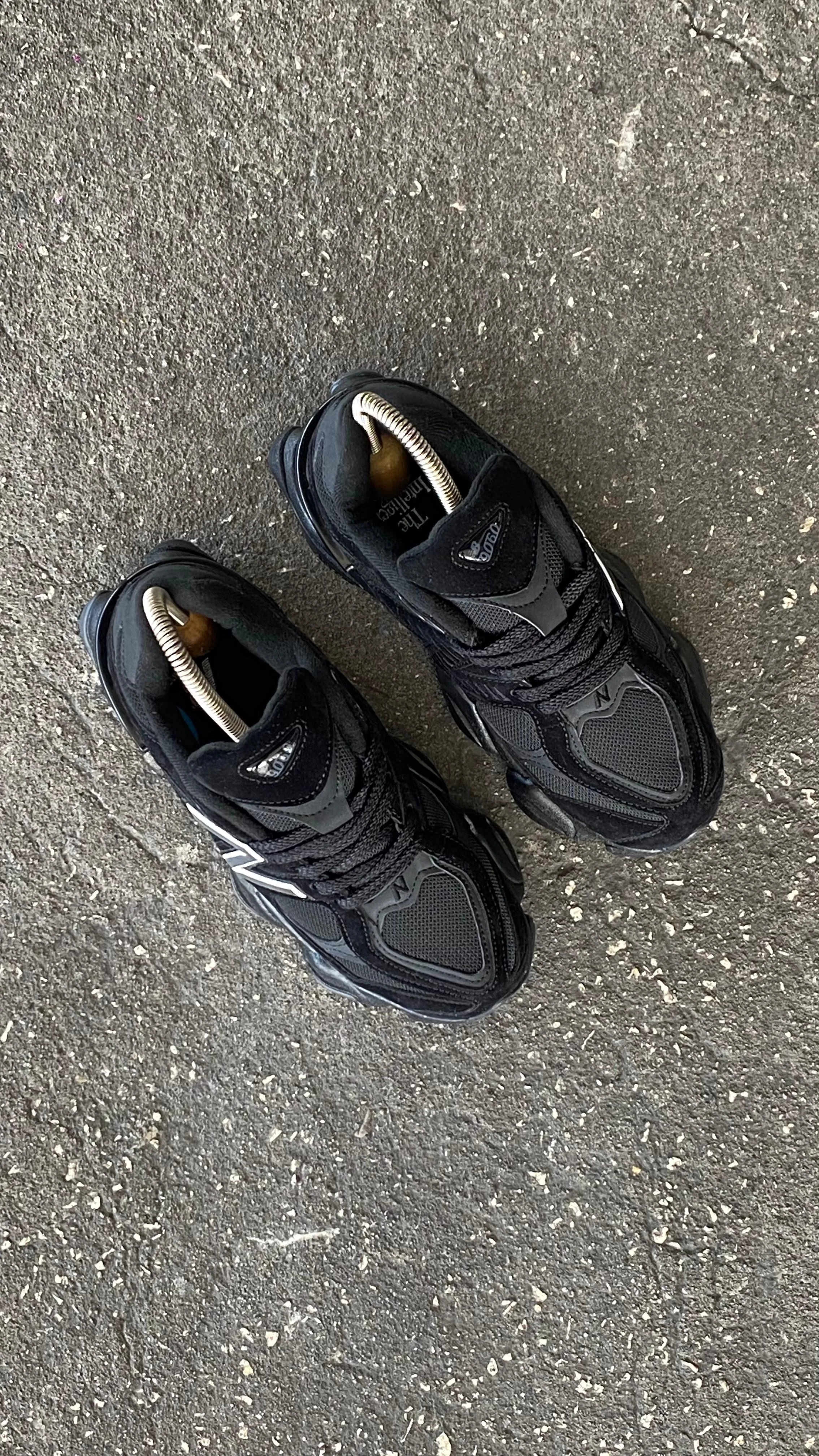 NEW BALANCE NEGRO LINEA BLANCA - Image 2