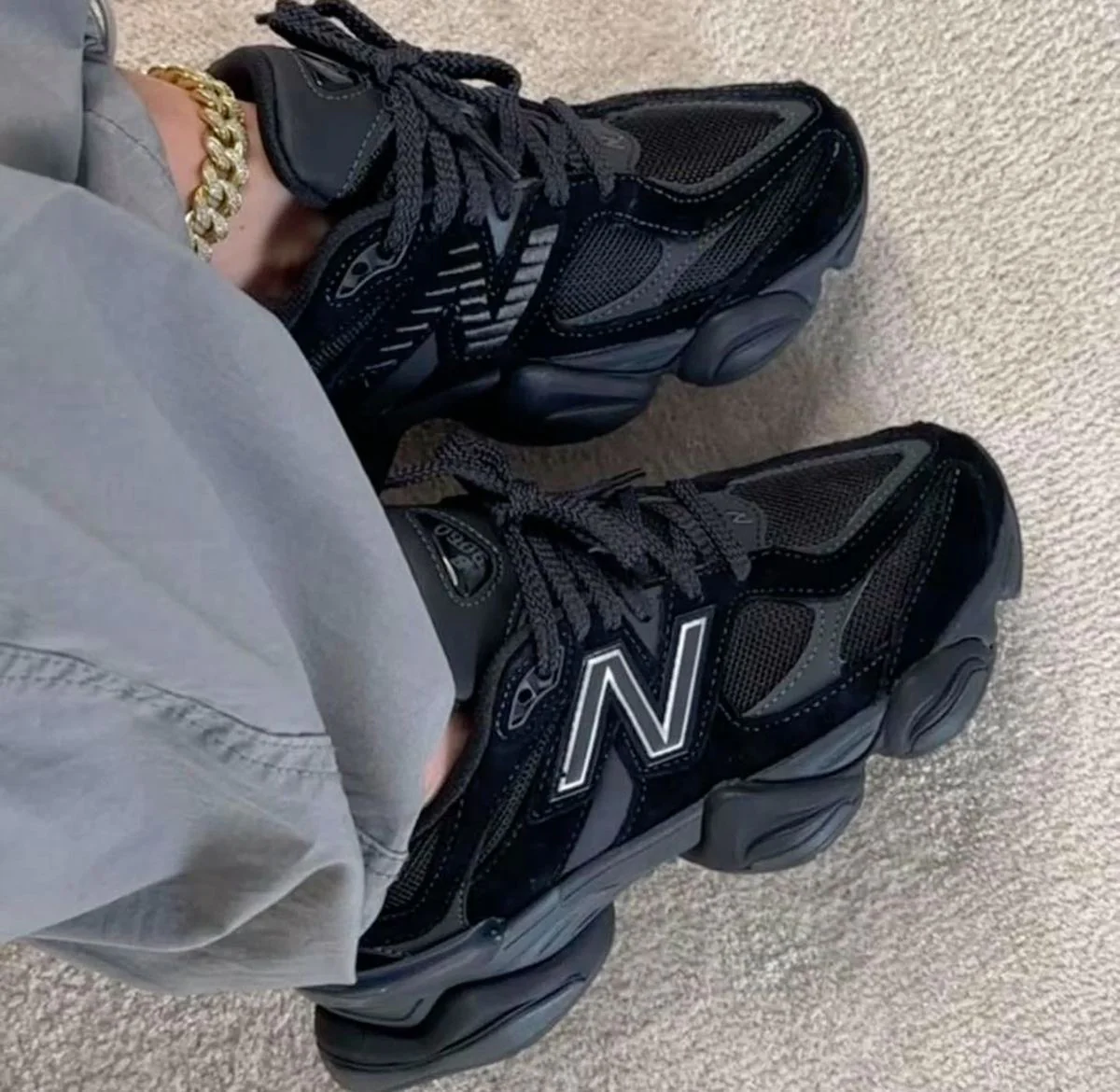 NEW BALANCE NEGRO LINEA BLANCA - Image 5