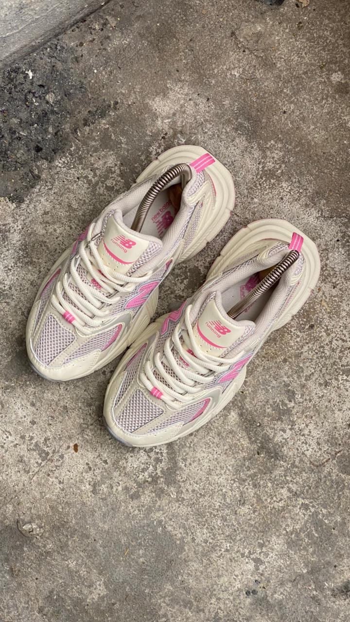 NEW BALANCE V2 BEIGE ROSA PROMO MASTER - Image 2
