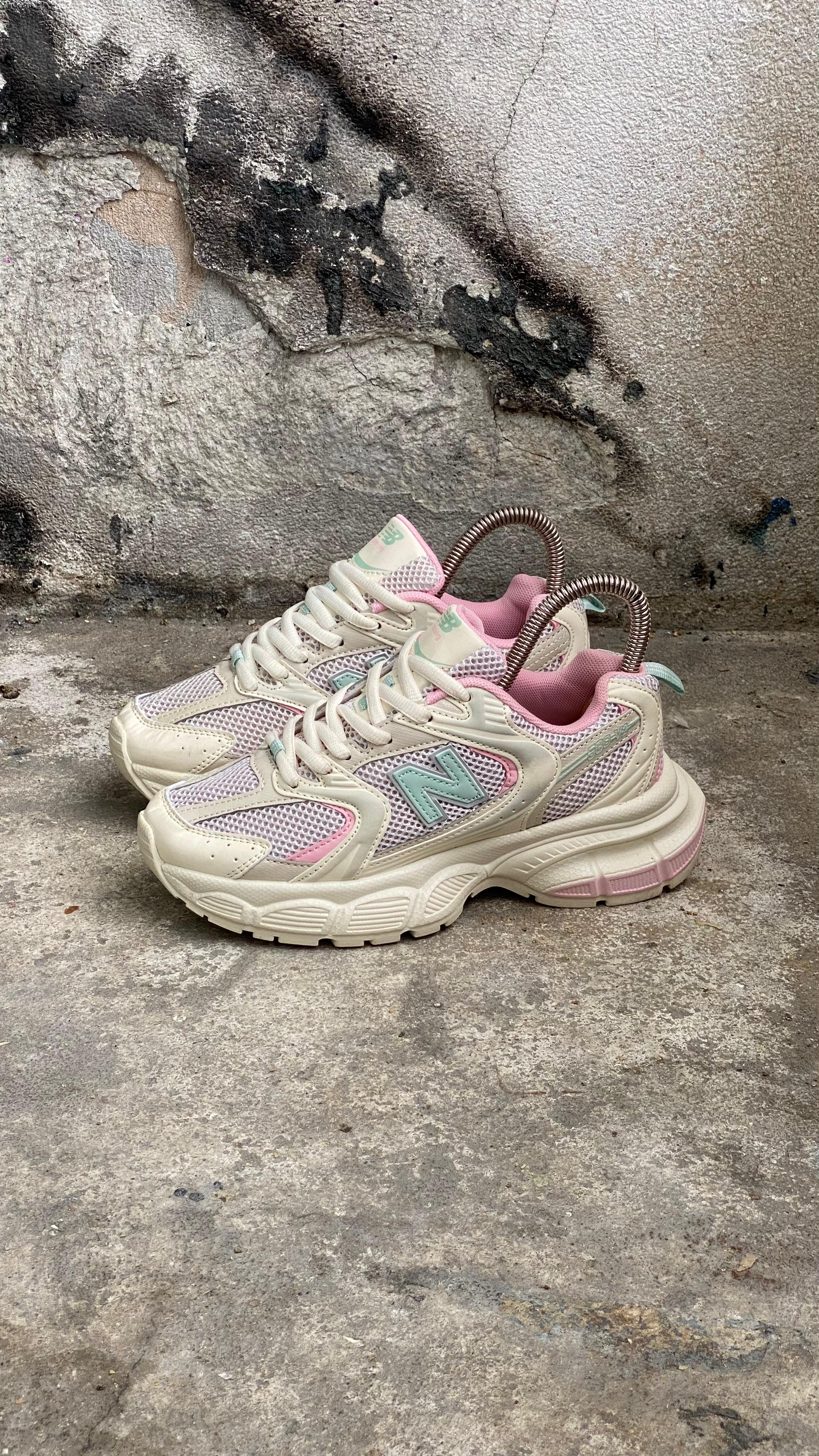 NEW BALANCE V2  BEIGE ROSS PROMO MASTER