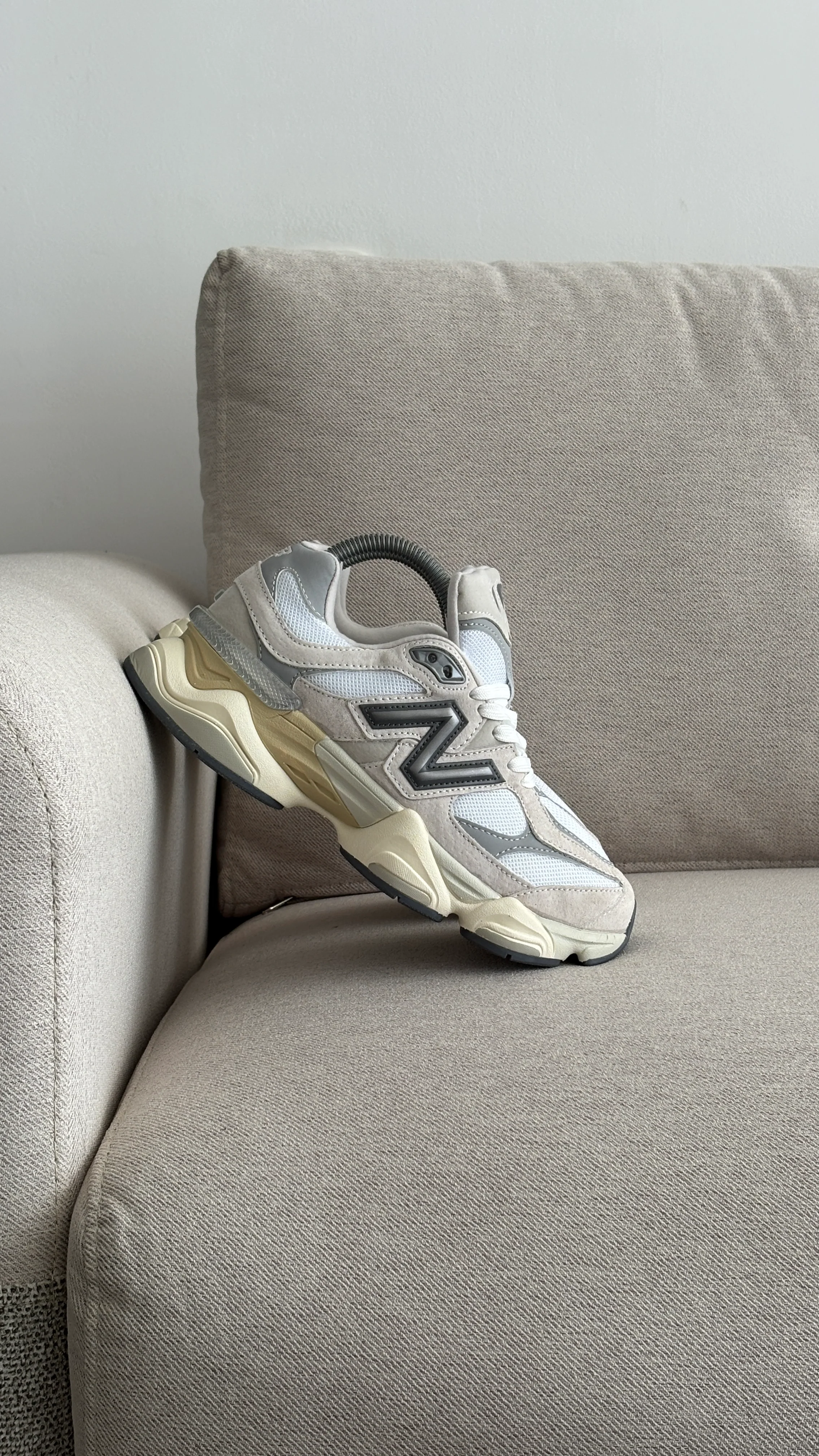 NEW BALANCE 9060 BEIGE ROSA - Image 5