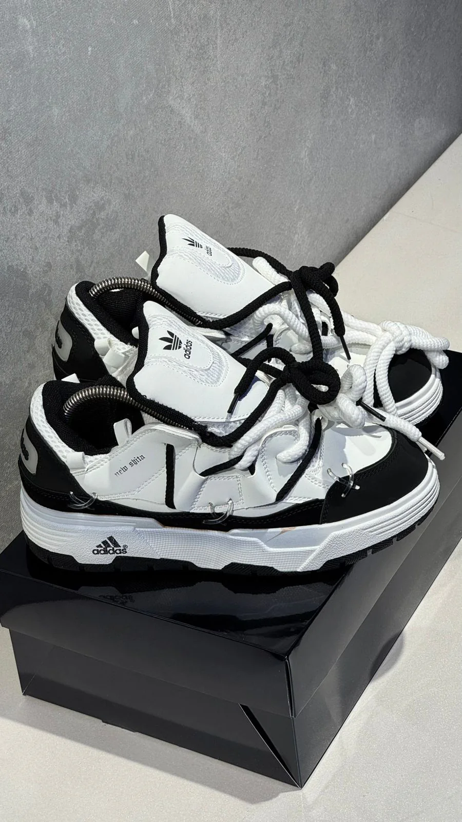 NEW SHITA BLANCO NEGRO - Image 4