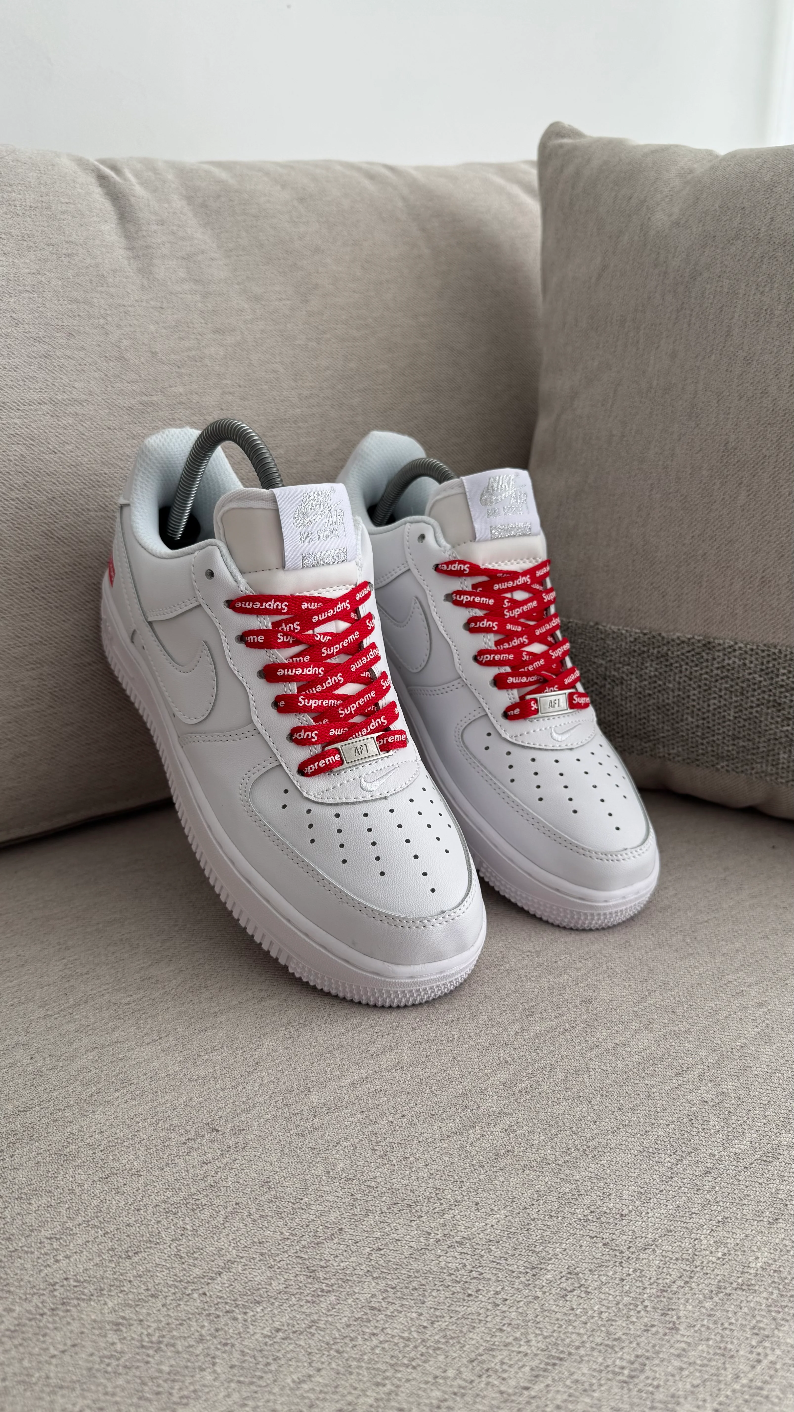 NIKE AF1 SUPREME BLANCO ROJO - Image 3