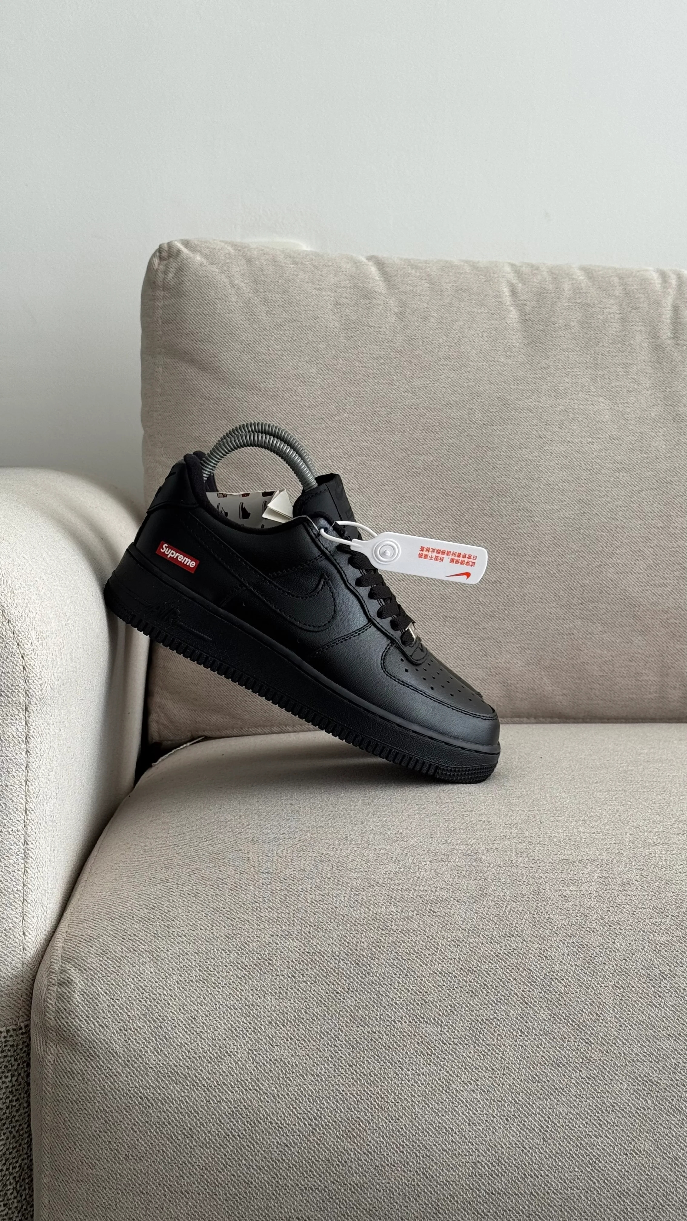 NIKE AF1 SUPREME NEGRO - Image 2