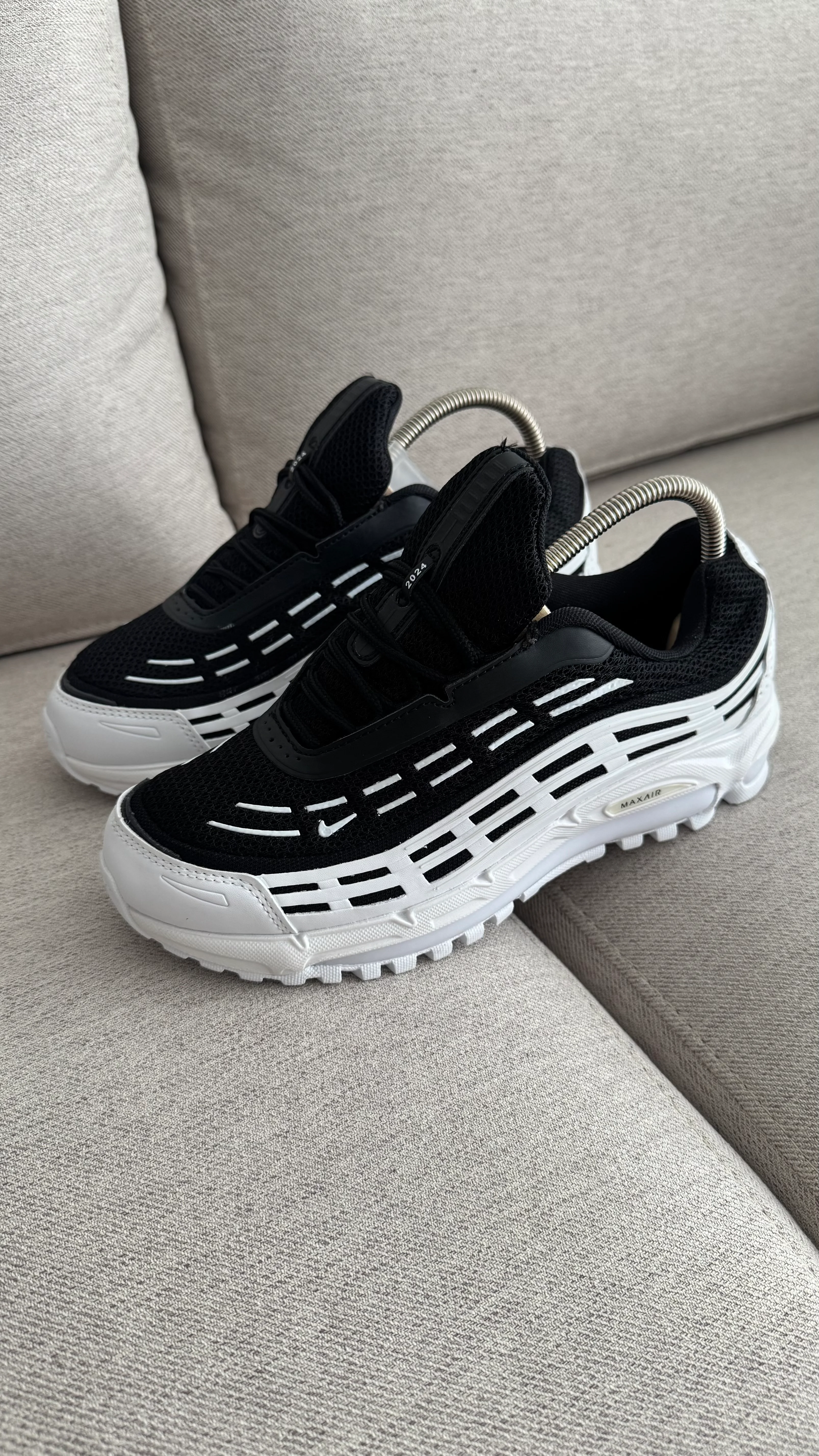 NIKE AIR MAX LT NEGRO BLANCO PROMO - Image 7