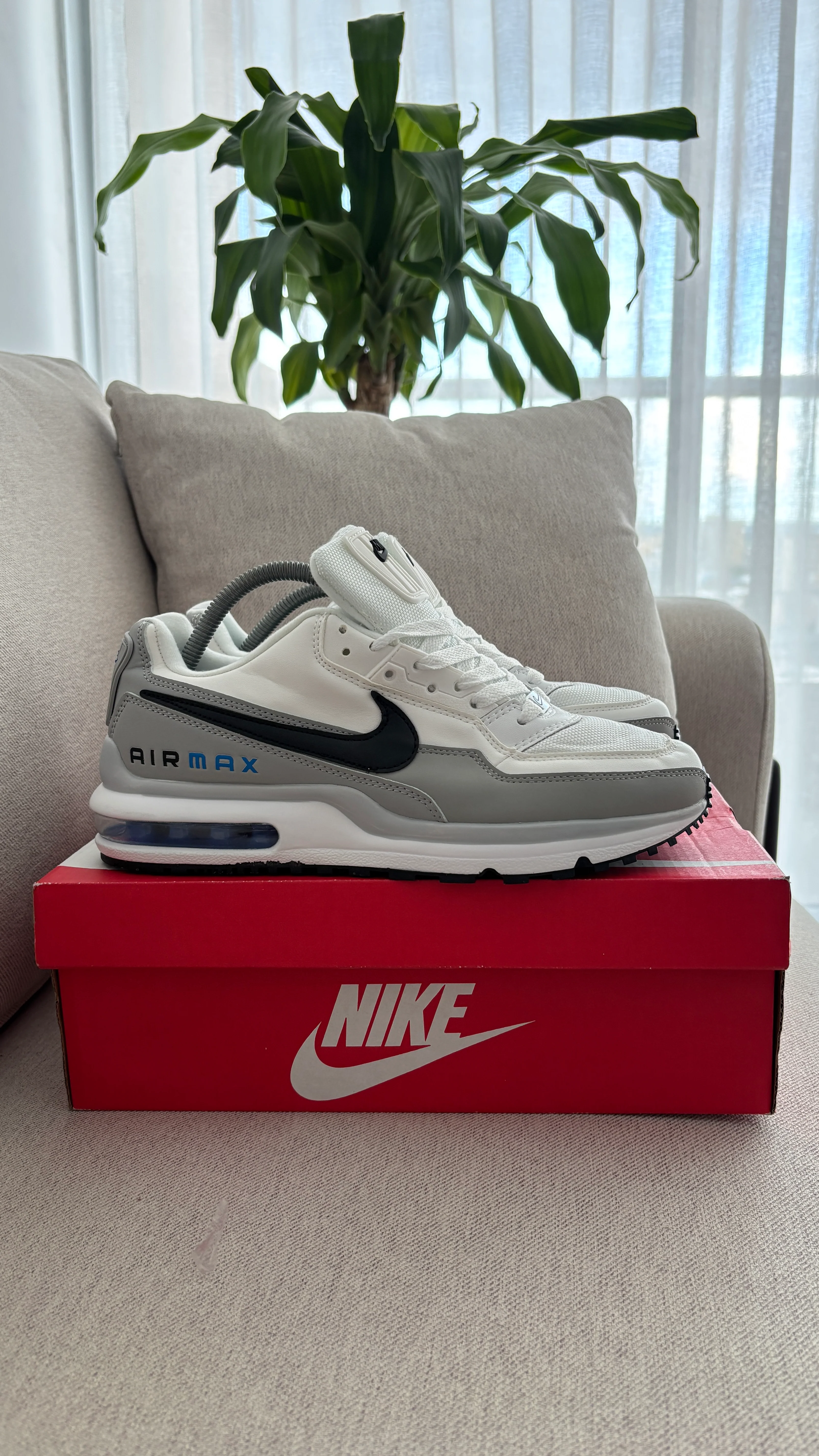 NIKE AIR MAX LTD BLANCO GRIS - Image 4