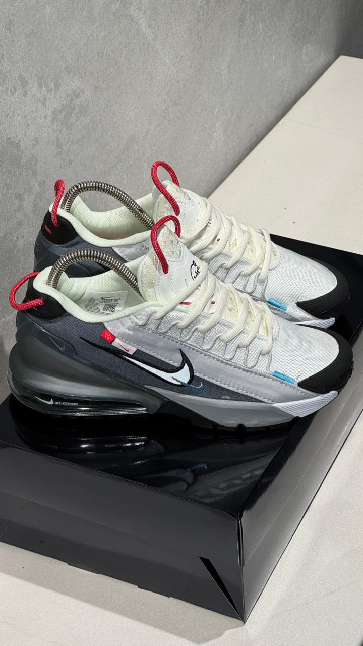 NIKE AIR MAX PULSE GRIS BEIGE - Image 2