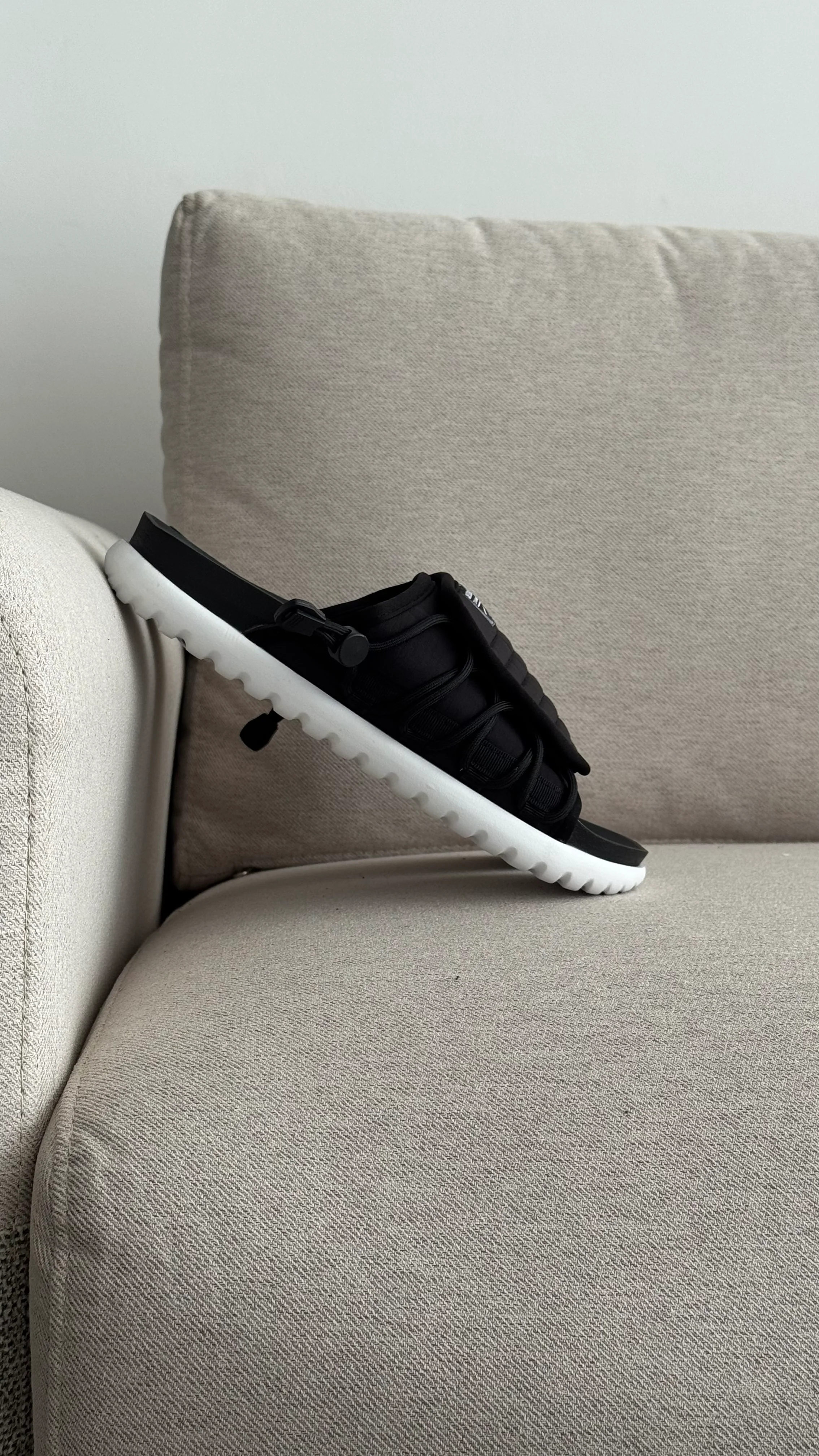 NIKE CHANCLA ASUNA NEGRO BLANCO - Image 6
