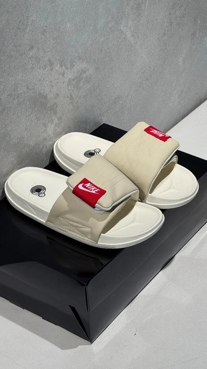 NIKE CHANCLA PANTUFLA BEIGE - Image 2