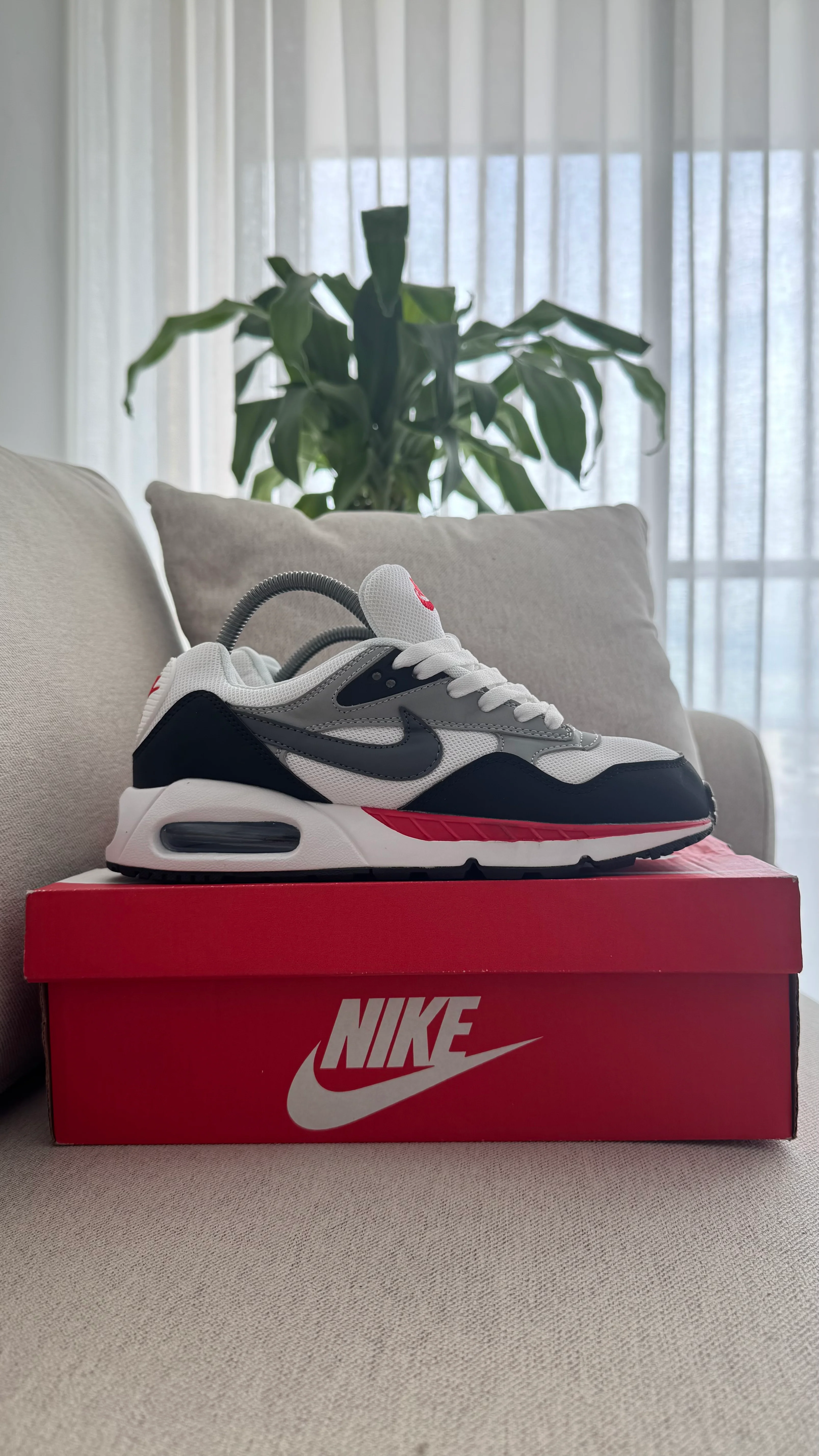 NIKE CORRELATE ROJO