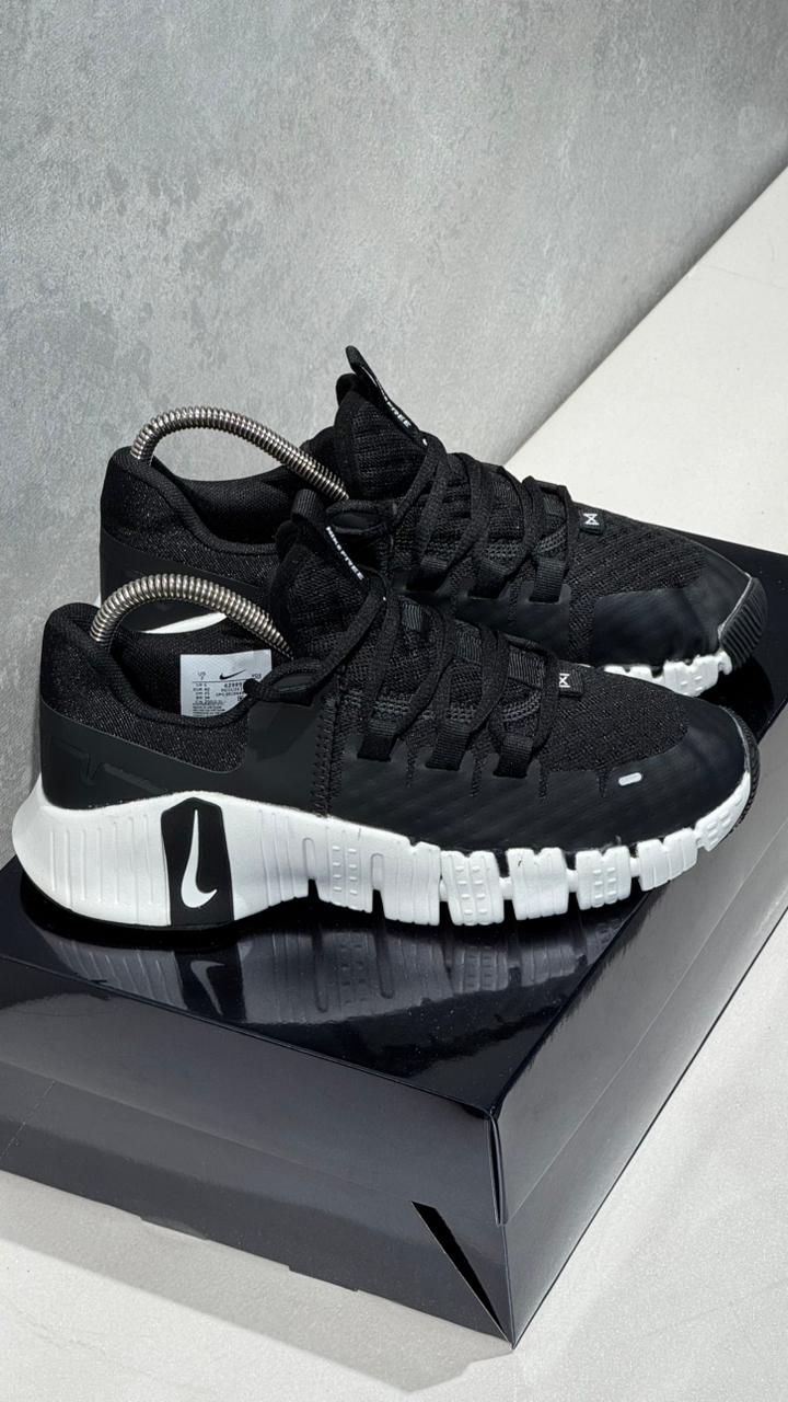NIKE FREECOM NEGRO BLANCO - Image 5