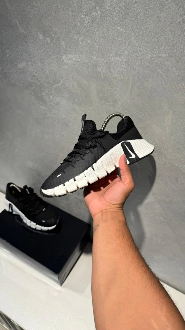 NIKE FREECOM NEGRO BLANCO - Image 7