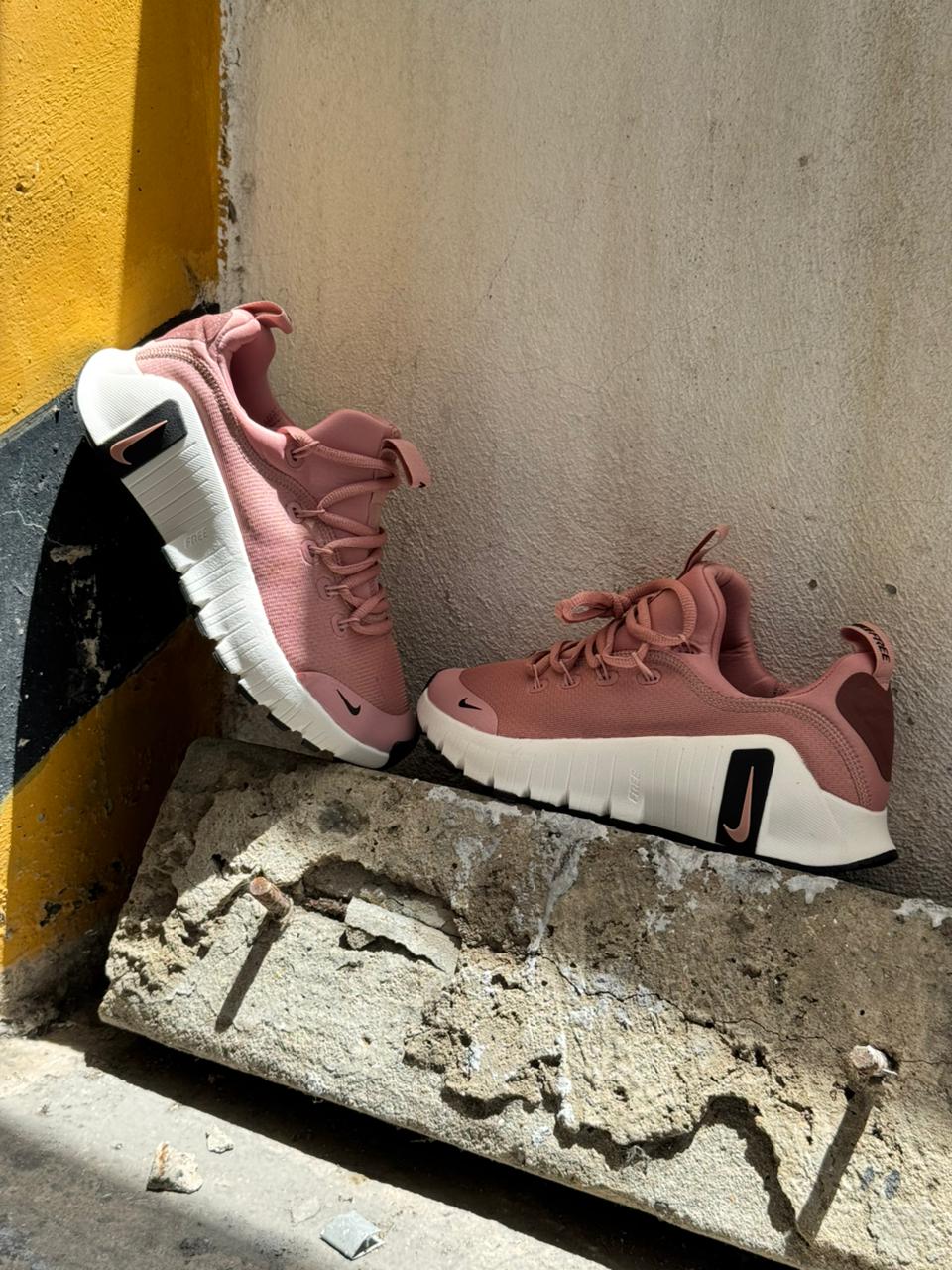 NIKE FREECOM ROSADO - Image 4