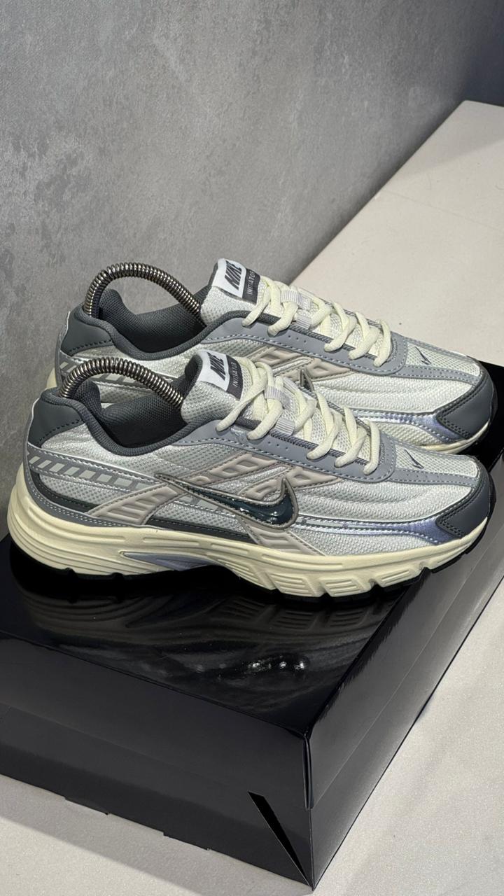 NIKE INITIATOR BLANCO BEIGE AZUL - Image 4