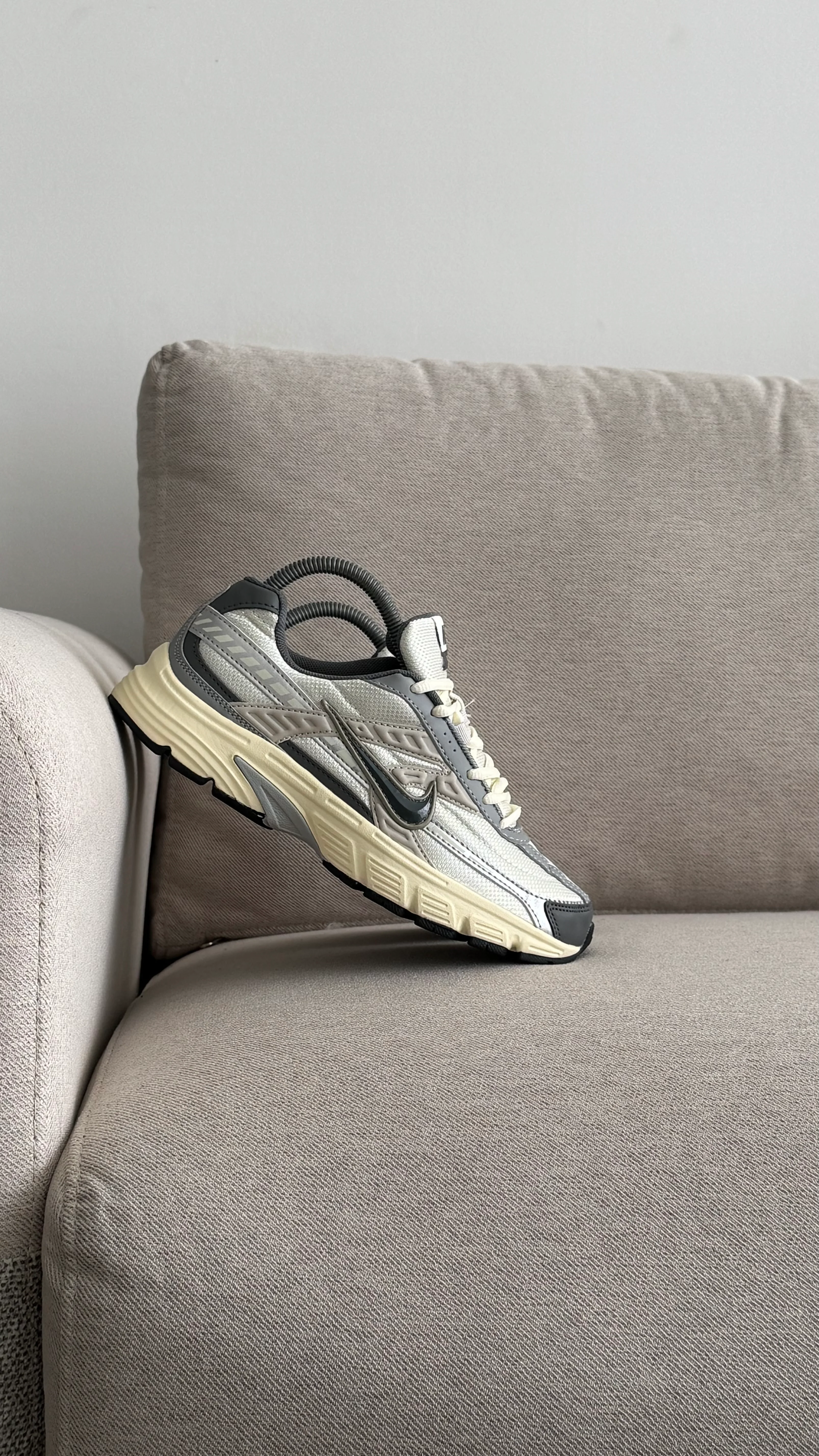 NIKE INITIATOR BLANCO BEIGE AZUL - Image 8