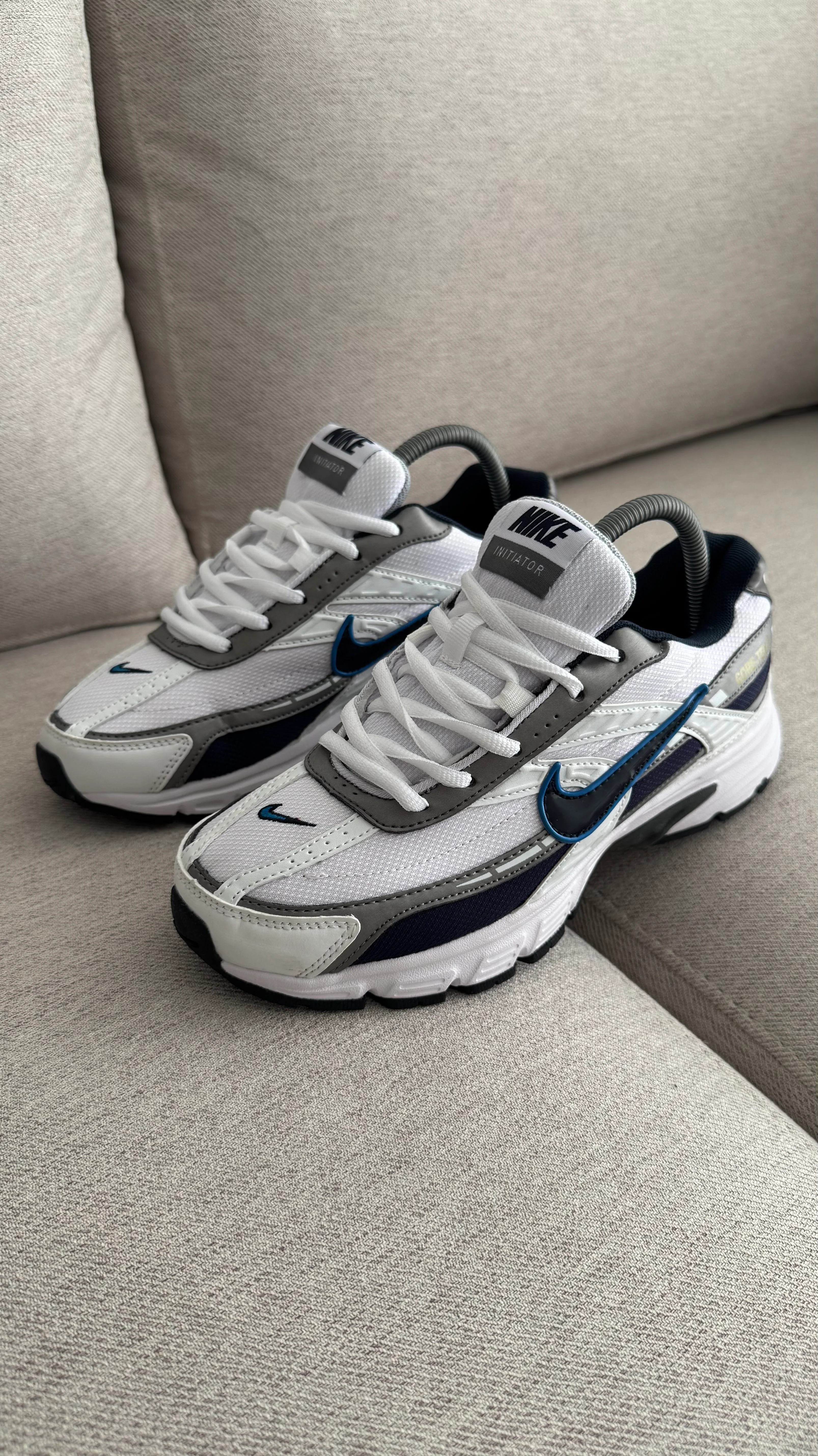 NIKE INITIATOR BLANCO AZUL - Image 10