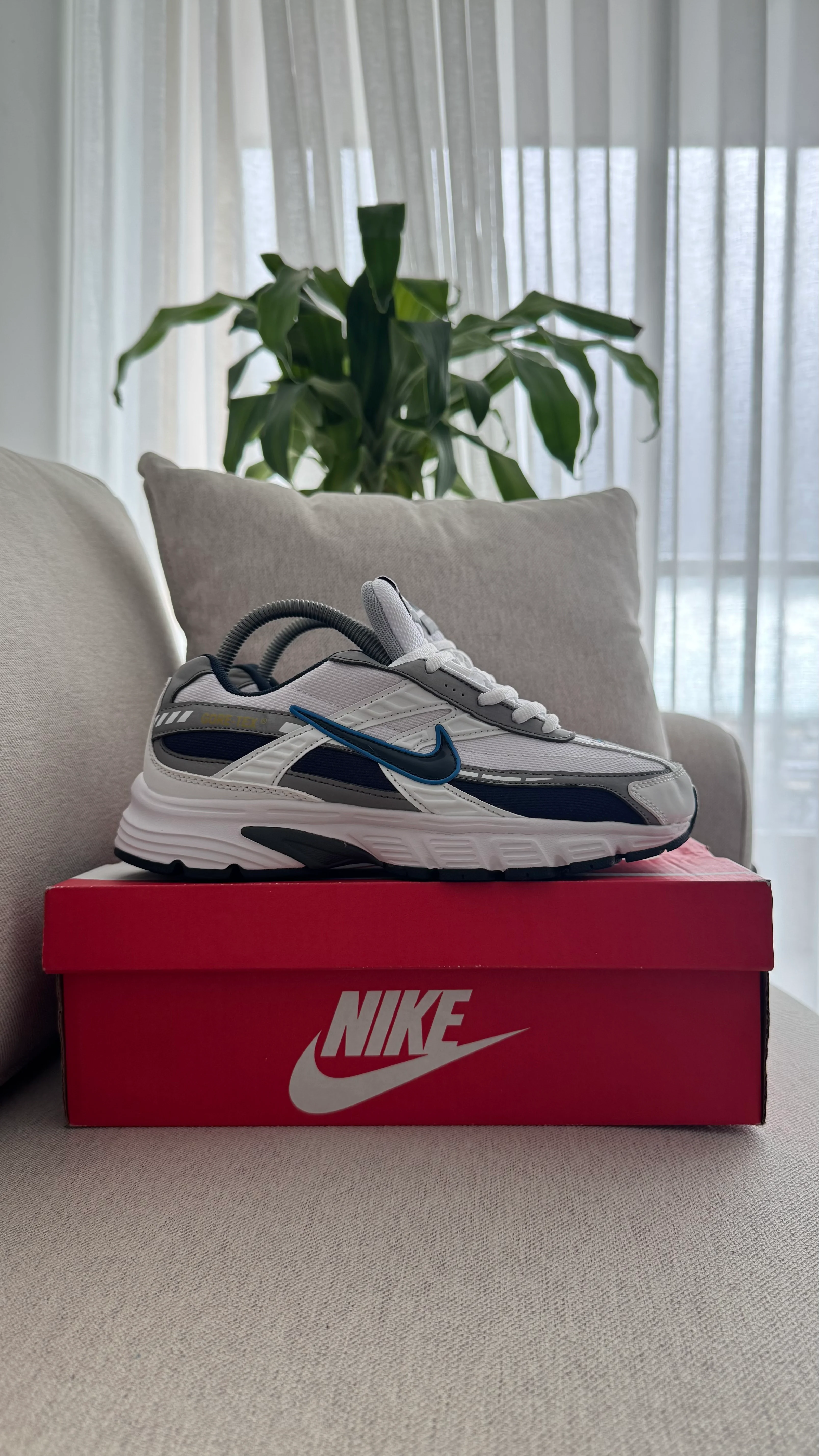 NIKE INITIATOR BLANCO AZUL - Image 5