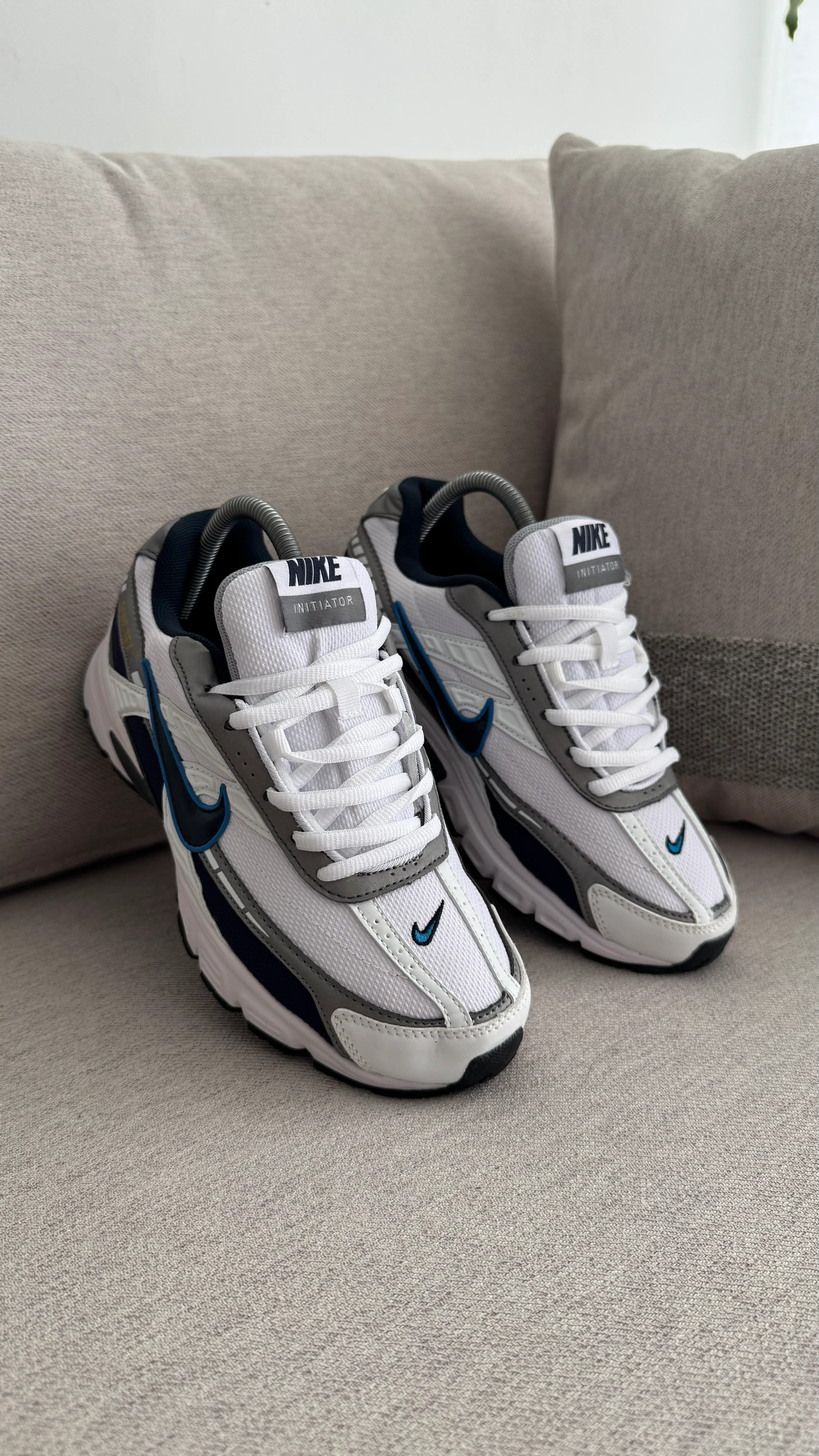 NIKE INITIATOR BLANCO AZUL - Image 9