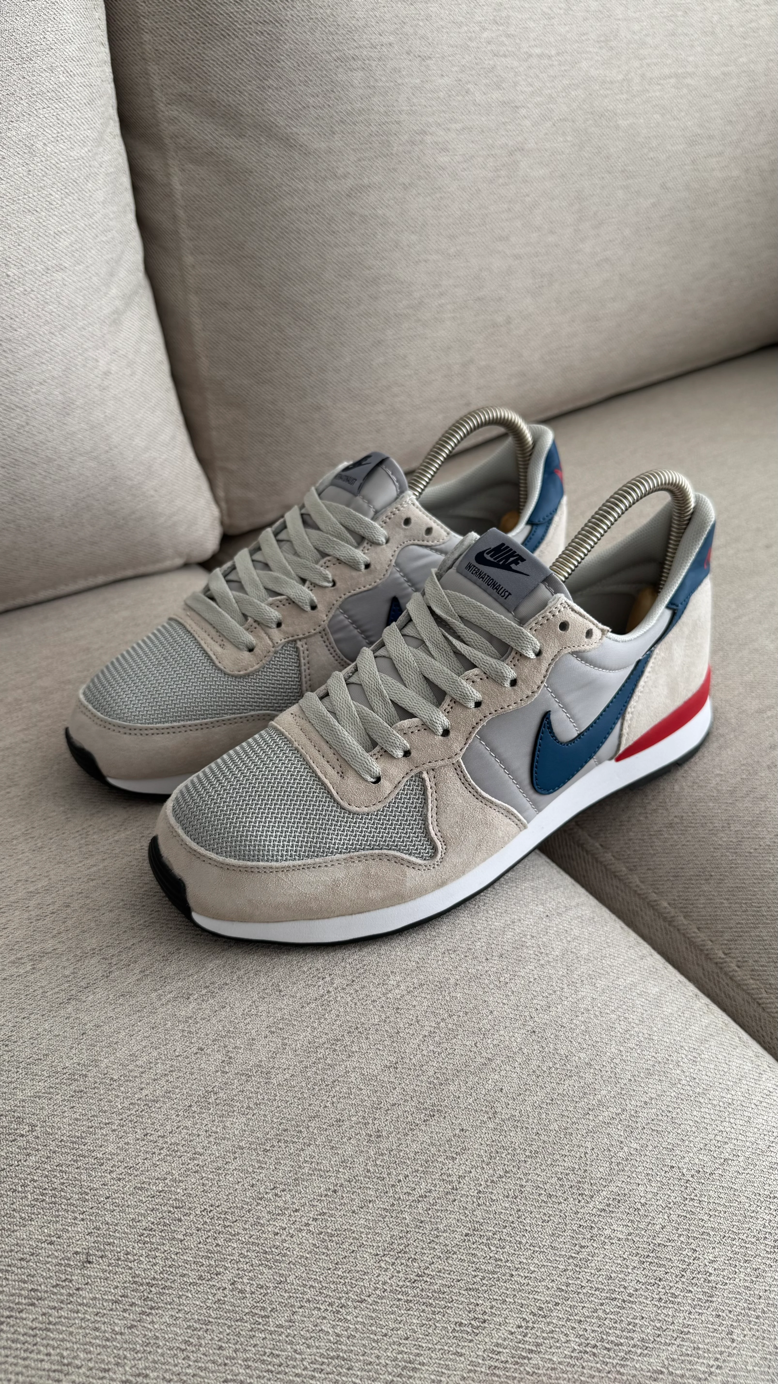 NIKE INTERNACIONAL BEIGE AZUL - Image 10