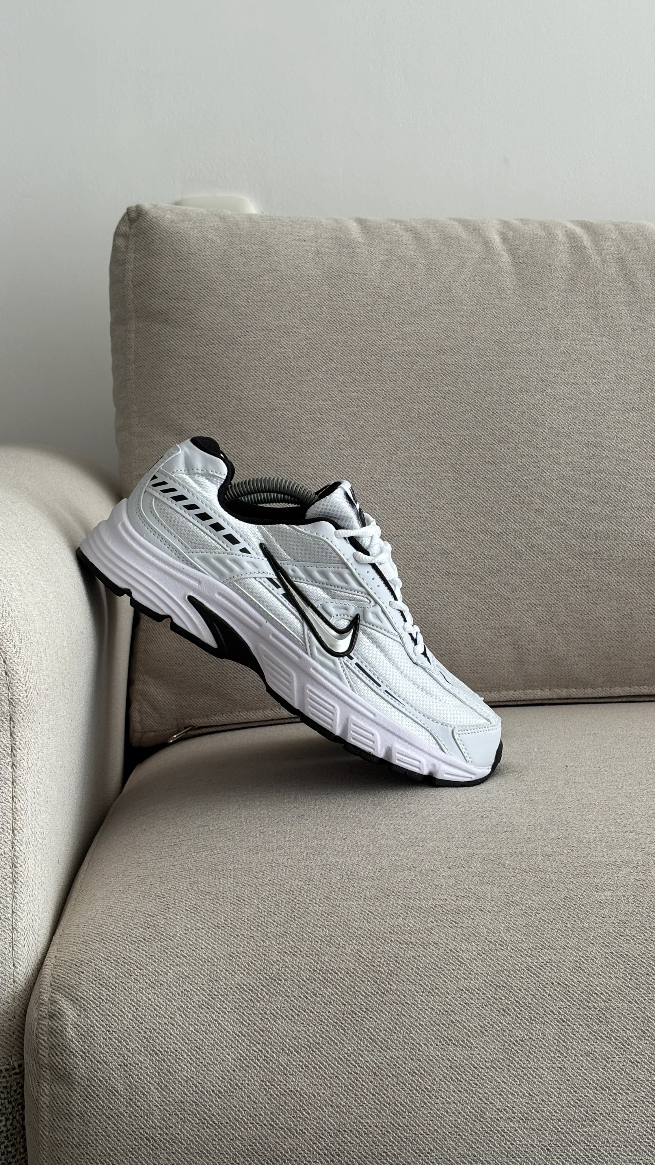 NIKE INITIATOR BLANCO NEGRO - Image 8