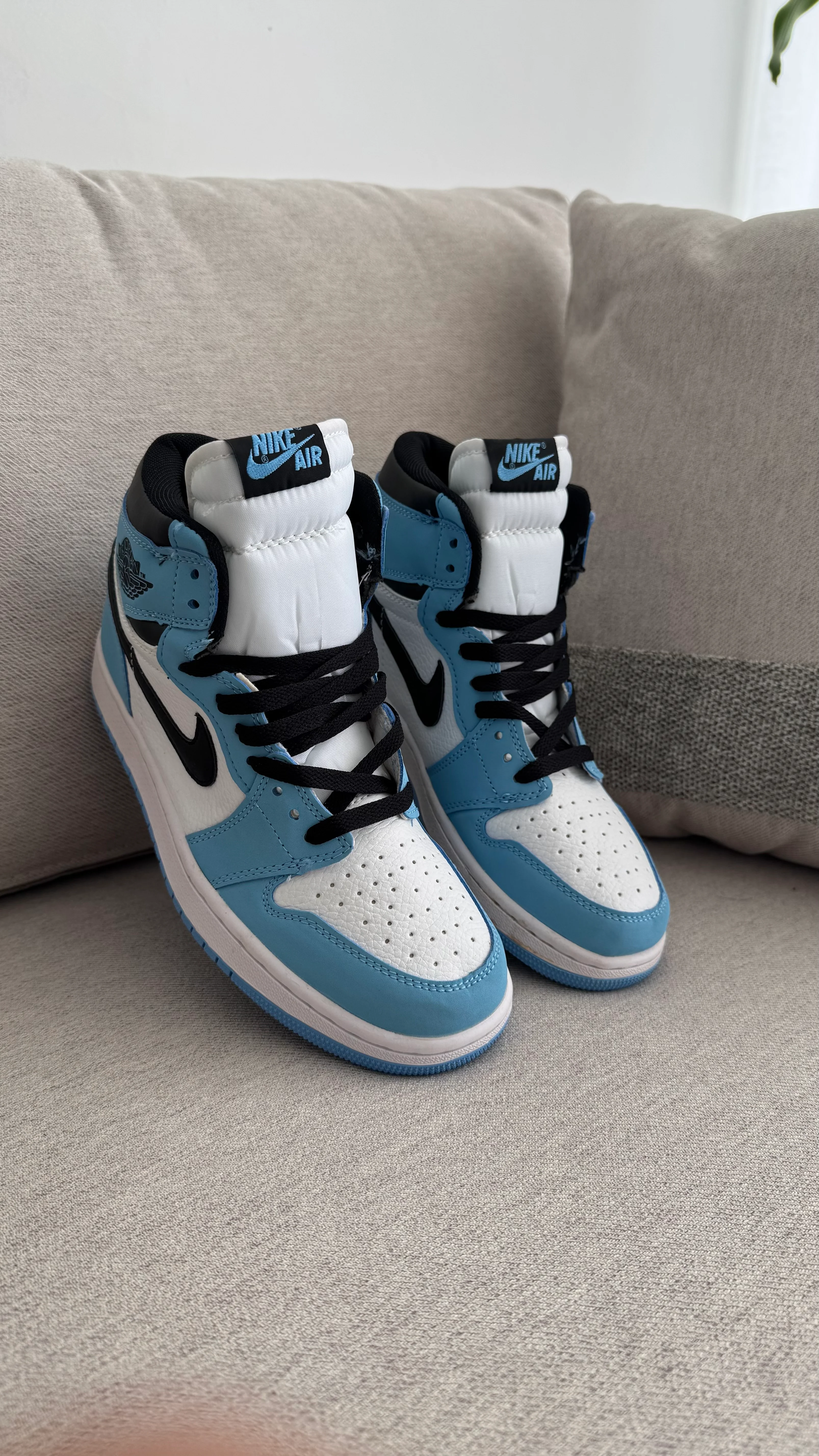 NIKE JORDAN RETRO 1 BLUE - Image 11