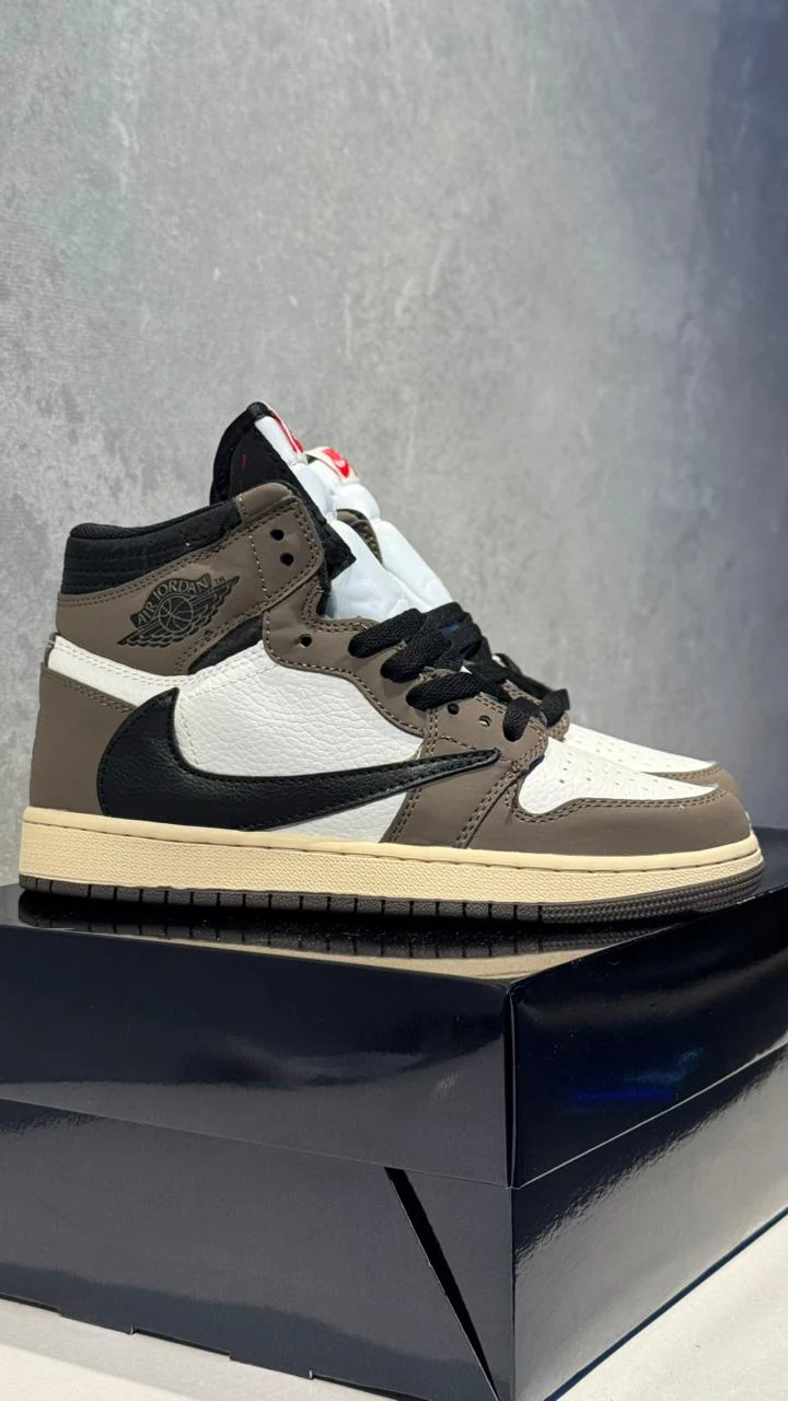 NIKE JORDAN RETRO 1 TRAVIS SCOTT BLANCO CAFE - Image 7